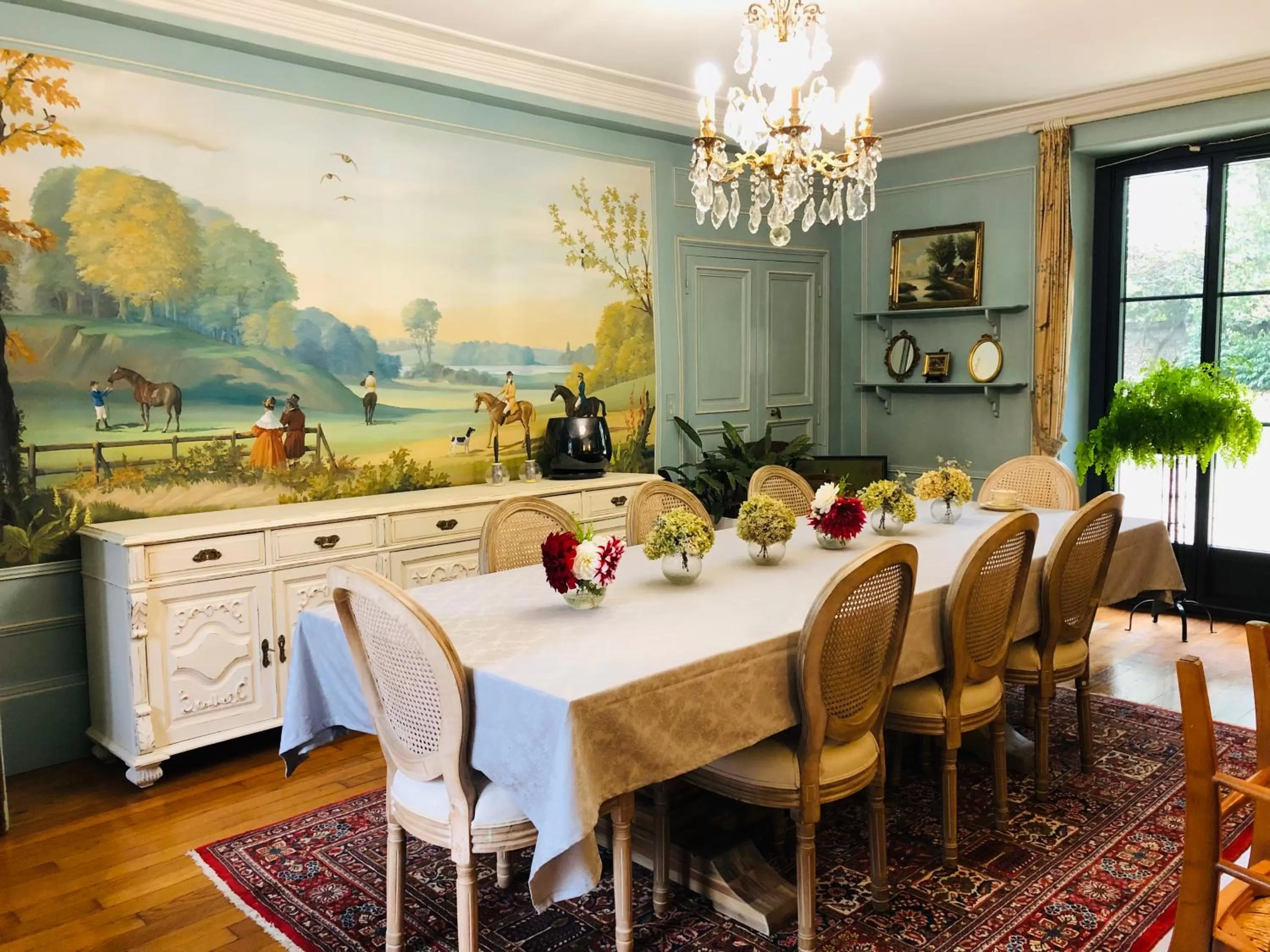 Dining Area in La plaine de l'Angelus