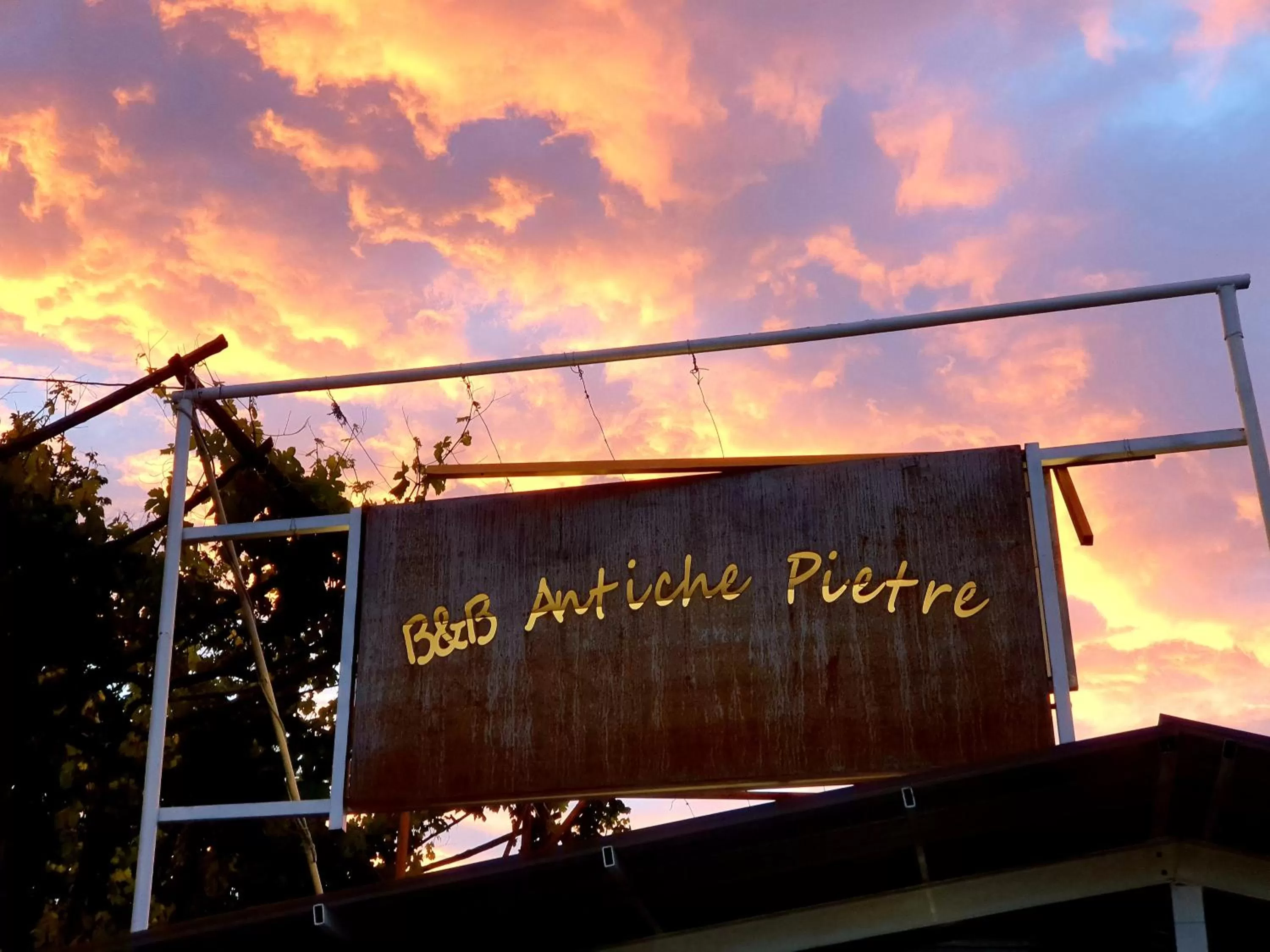 Property logo or sign in b&b Antiche Pietre