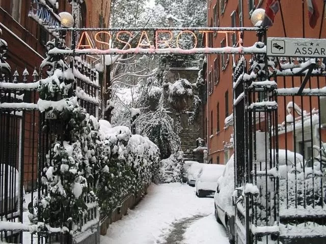 Facade/entrance in Hotel Assarotti
