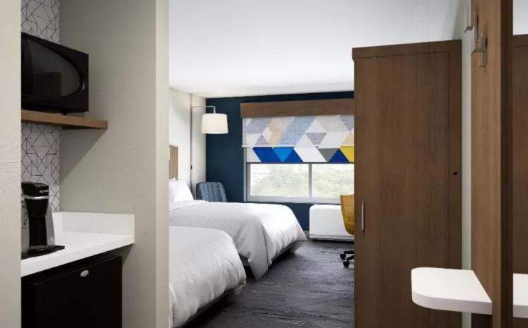 Standard King Room with Mobility Accessible Roll-In Shower in Holiday Inn Express & Suites - Hawaiian Gardens, an IHG Hotel