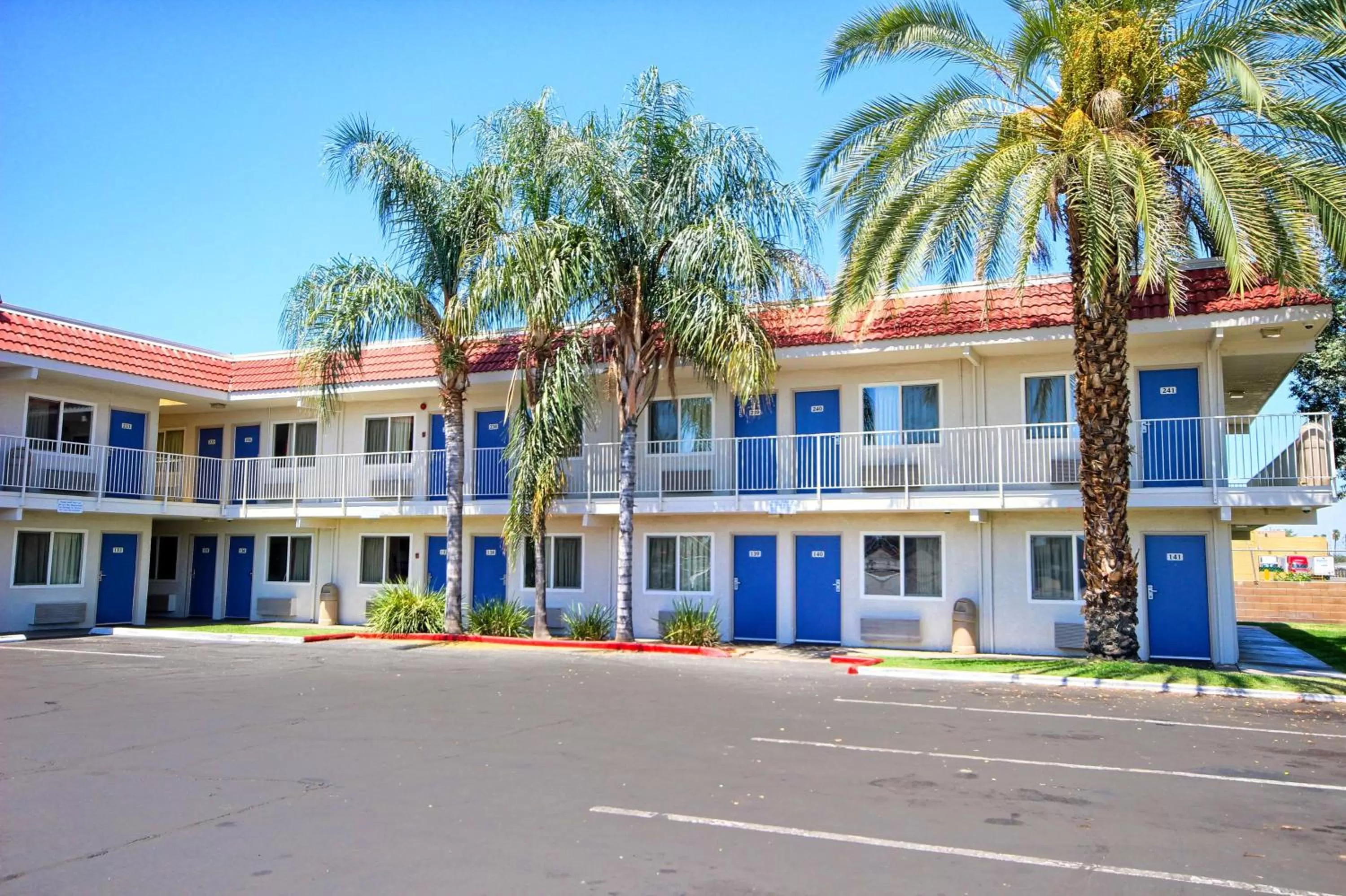 Property building in Motel 6-Fresno, CA - Blackstone South