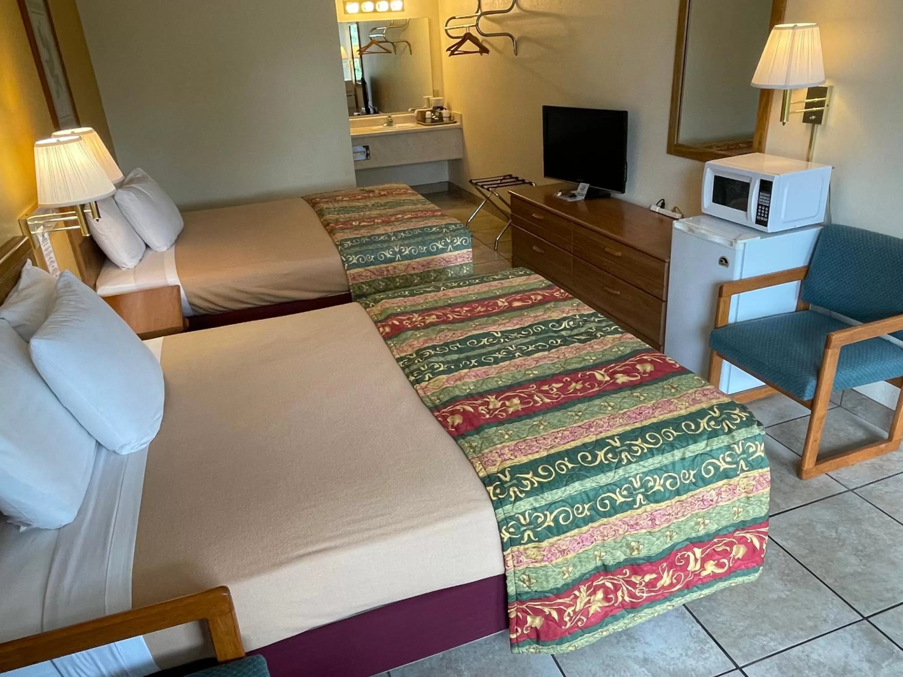 Bed in Ozark Valley Inn