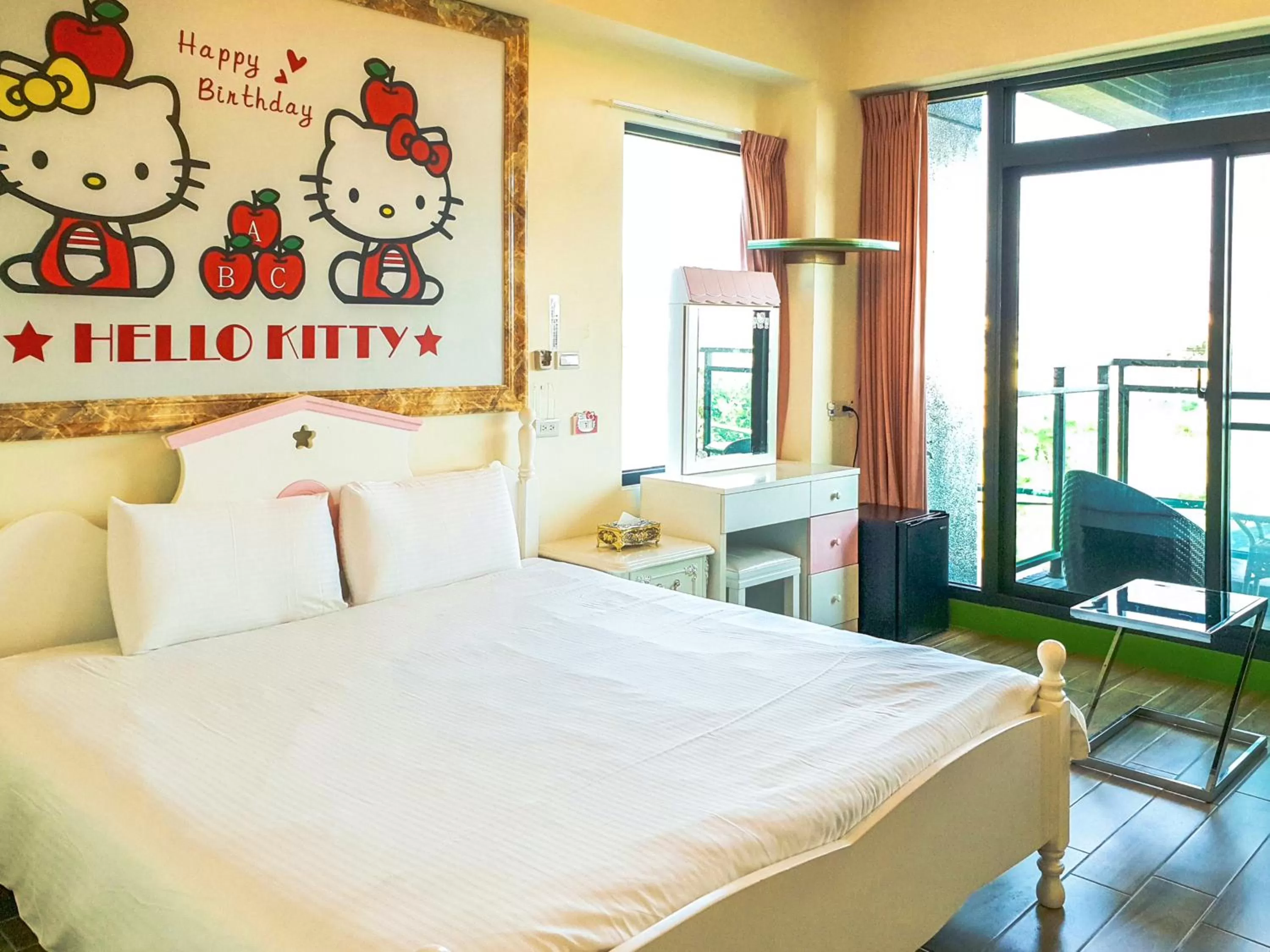 Photo of the whole room, Bed in Emilia Villa