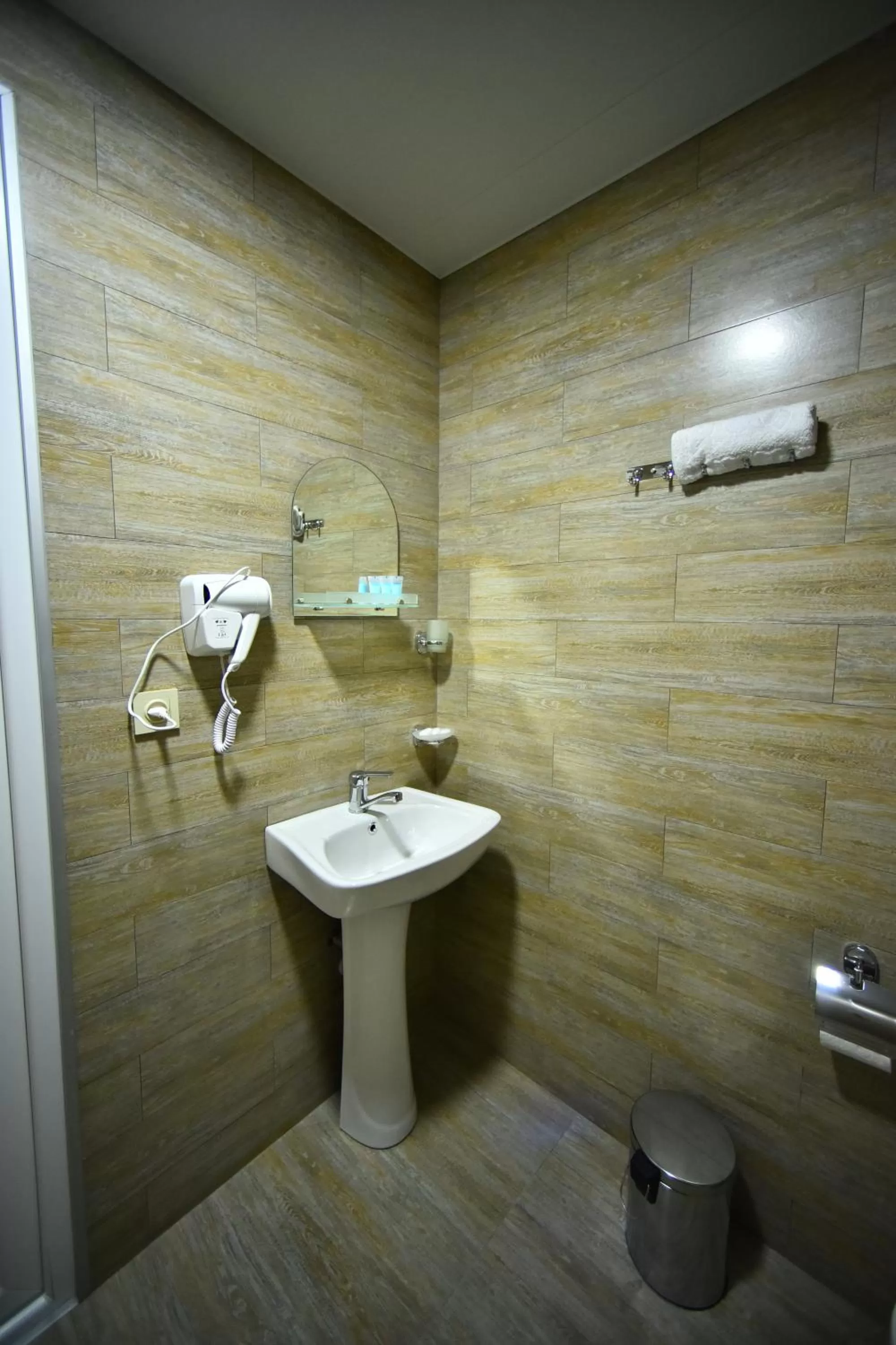 Bathroom in Orange Home Hotel