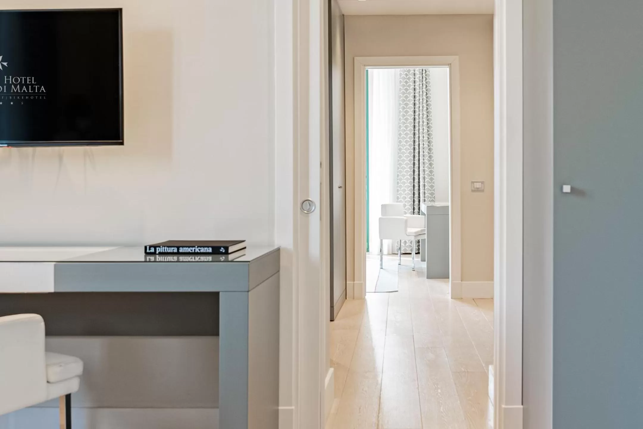 Bedroom, Bed in Grand Hotel Croce Di Malta