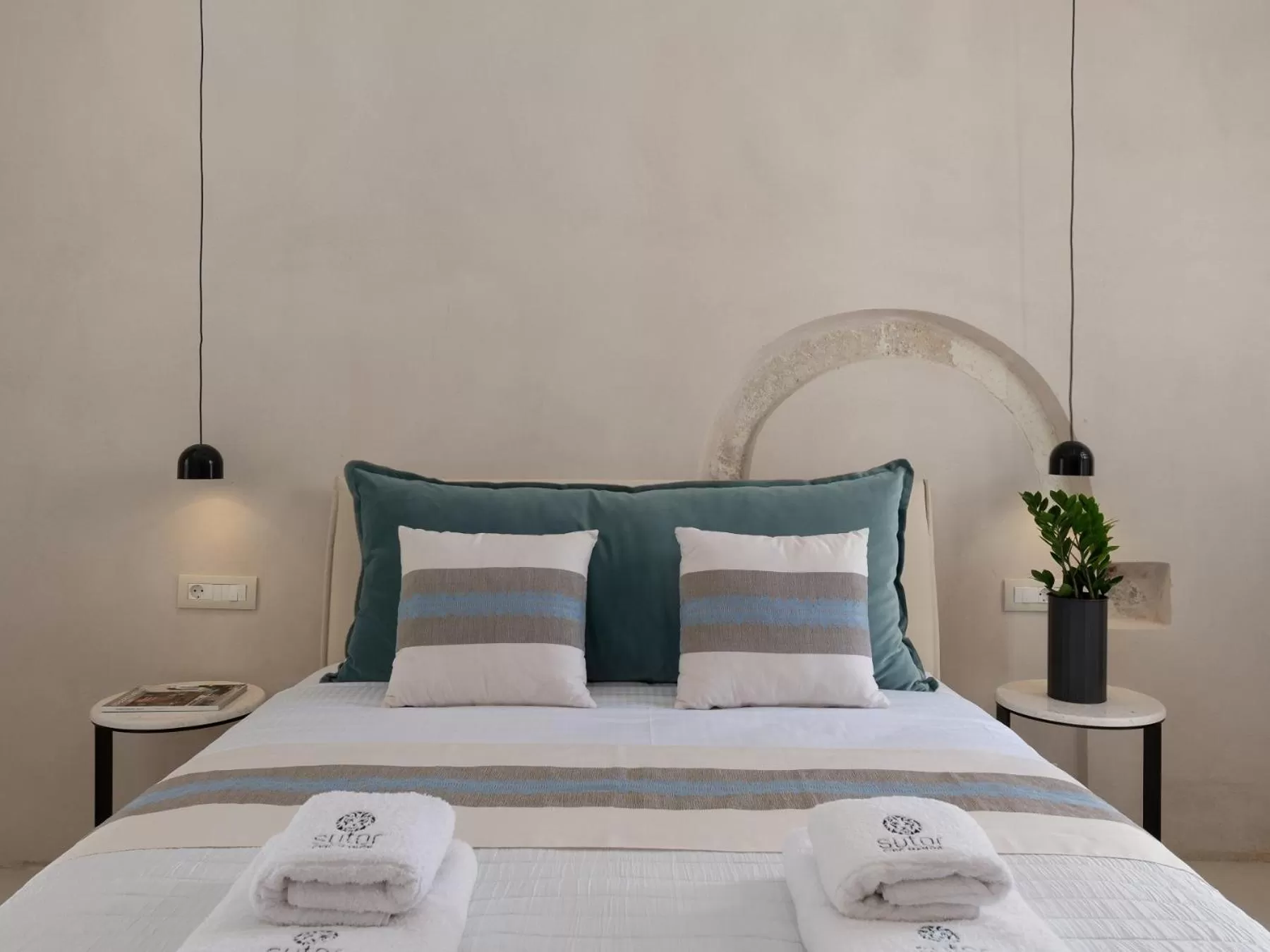 Bed in Sutor Chic Manor hotel