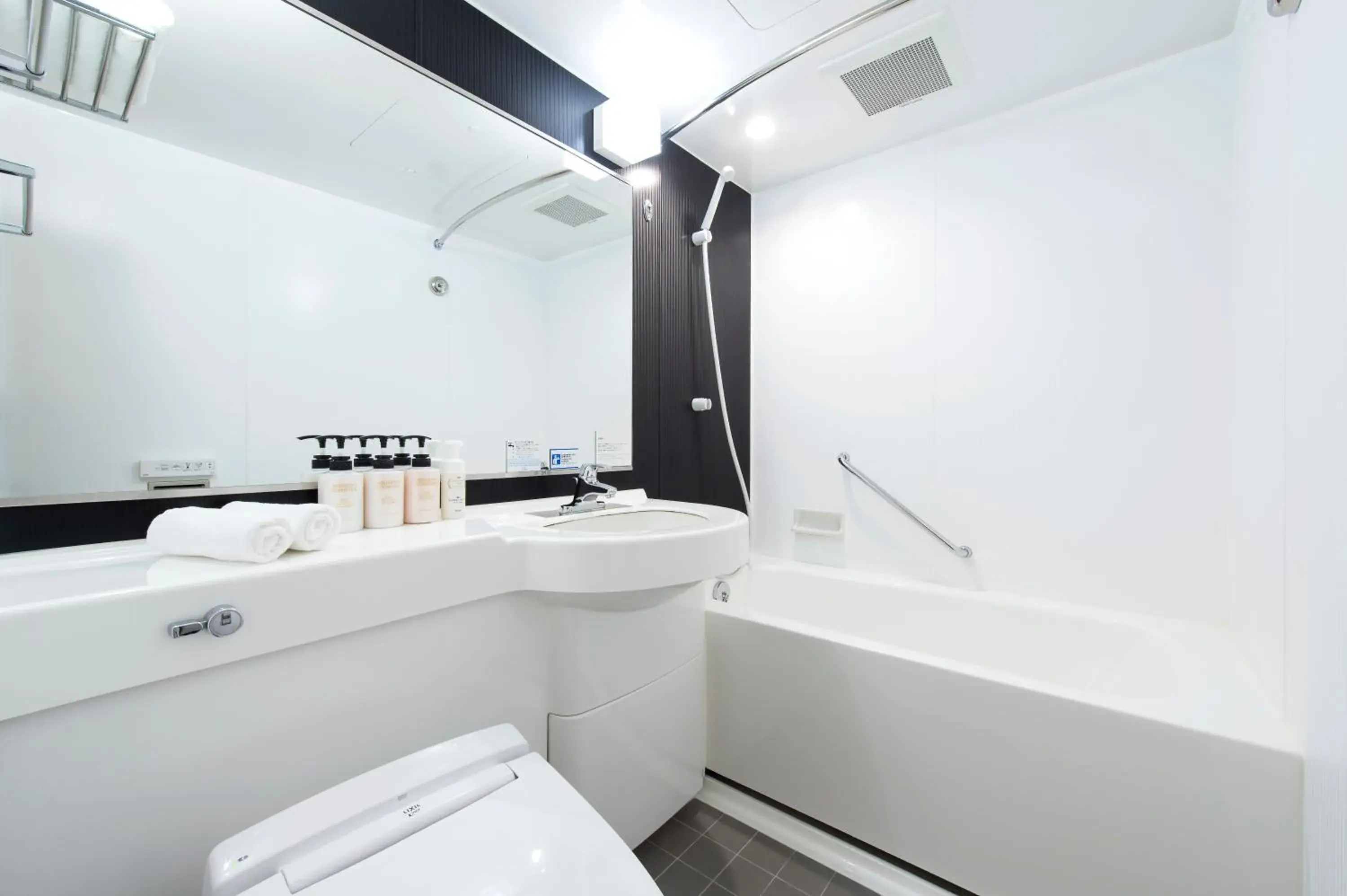 Renovated Twin Room - Non-Smoking (Check-in 6PM-, Check-out 9AM) in Hotel Villa Fontaine Tokyo-Ueno Okachimachi Renovated Twin Room - Non-Smoking (Check-in 6PM-, Check-out 9AM) in Hotel Villa Fontaine Tokyo-Ueno Okachimachi