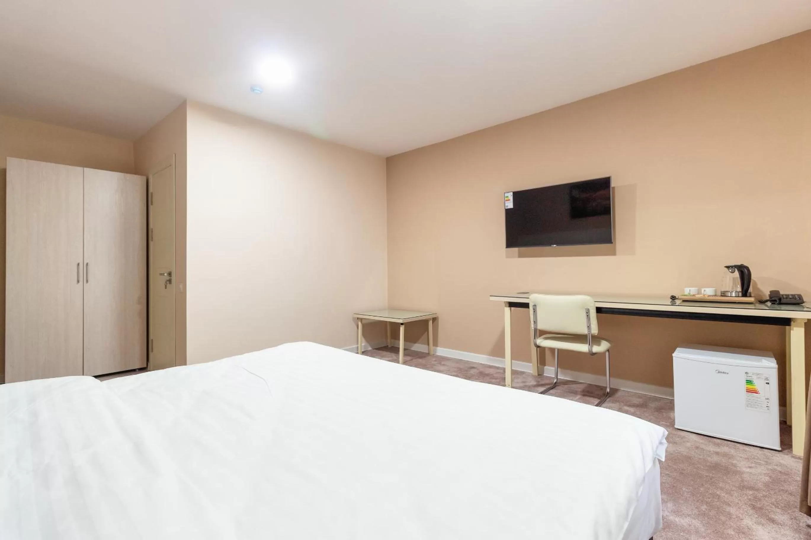 Photo of the whole room, Bed in Musafir Hotel