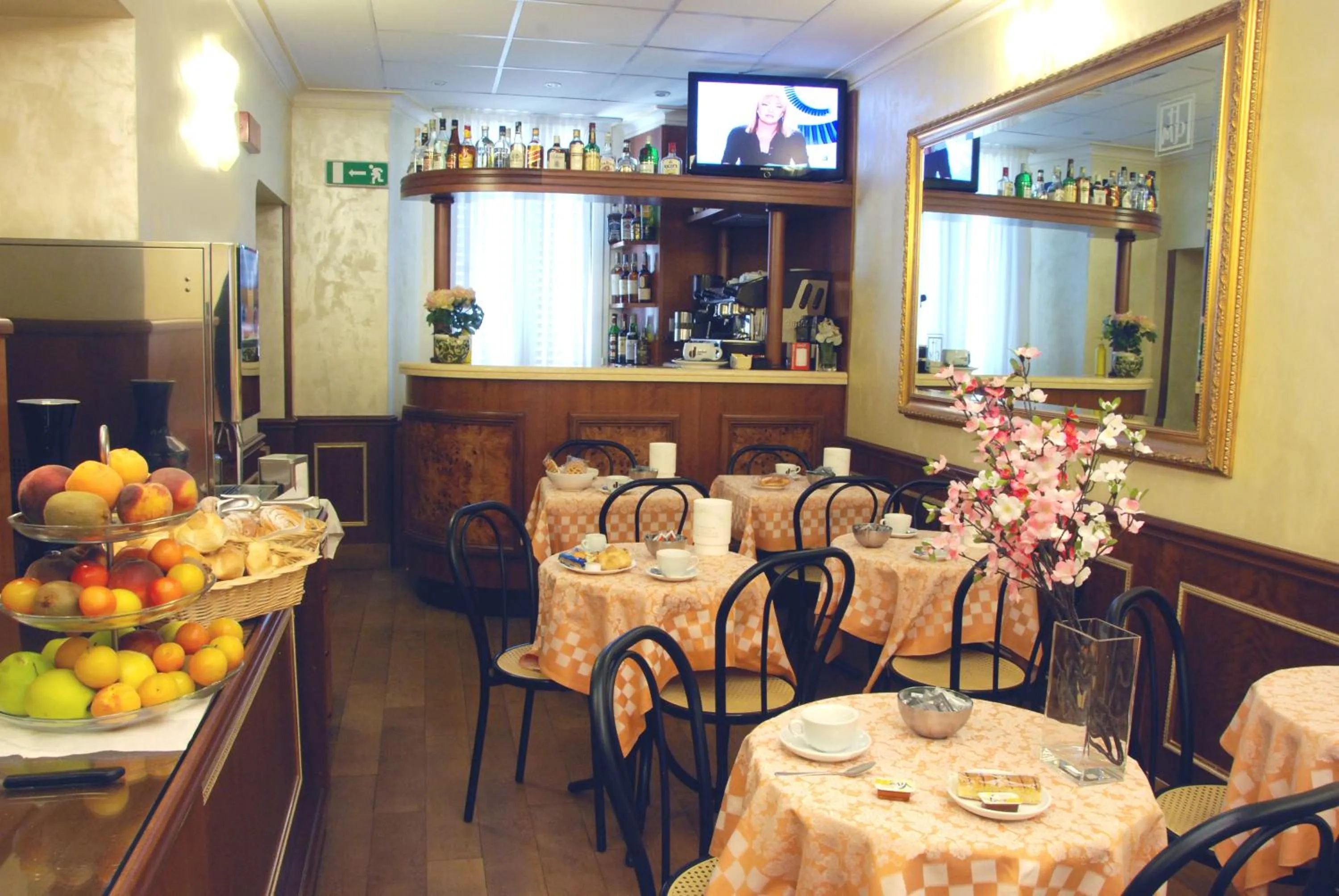 Restaurant/places to eat in Hotel Marco Polo Rome