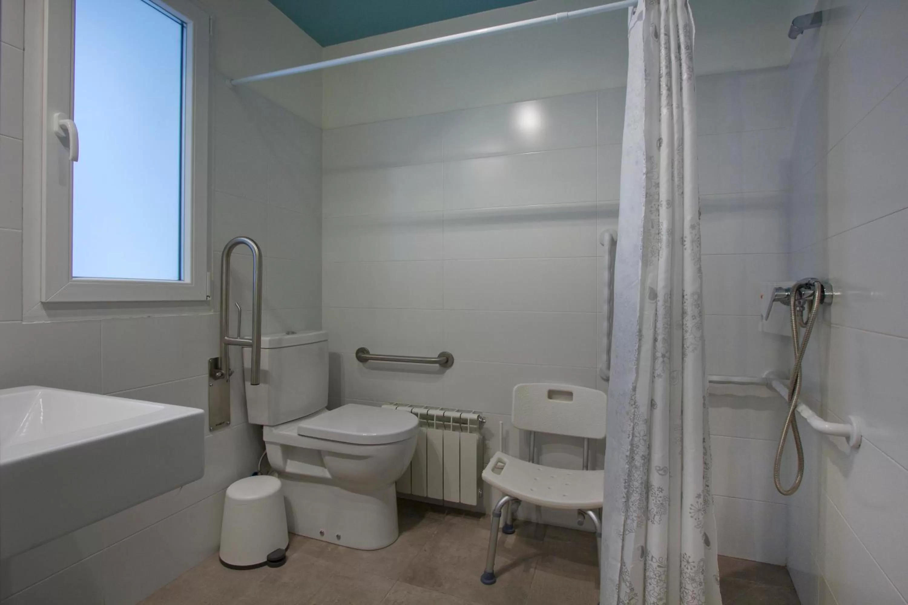 Shower in Hotel Jacobeo