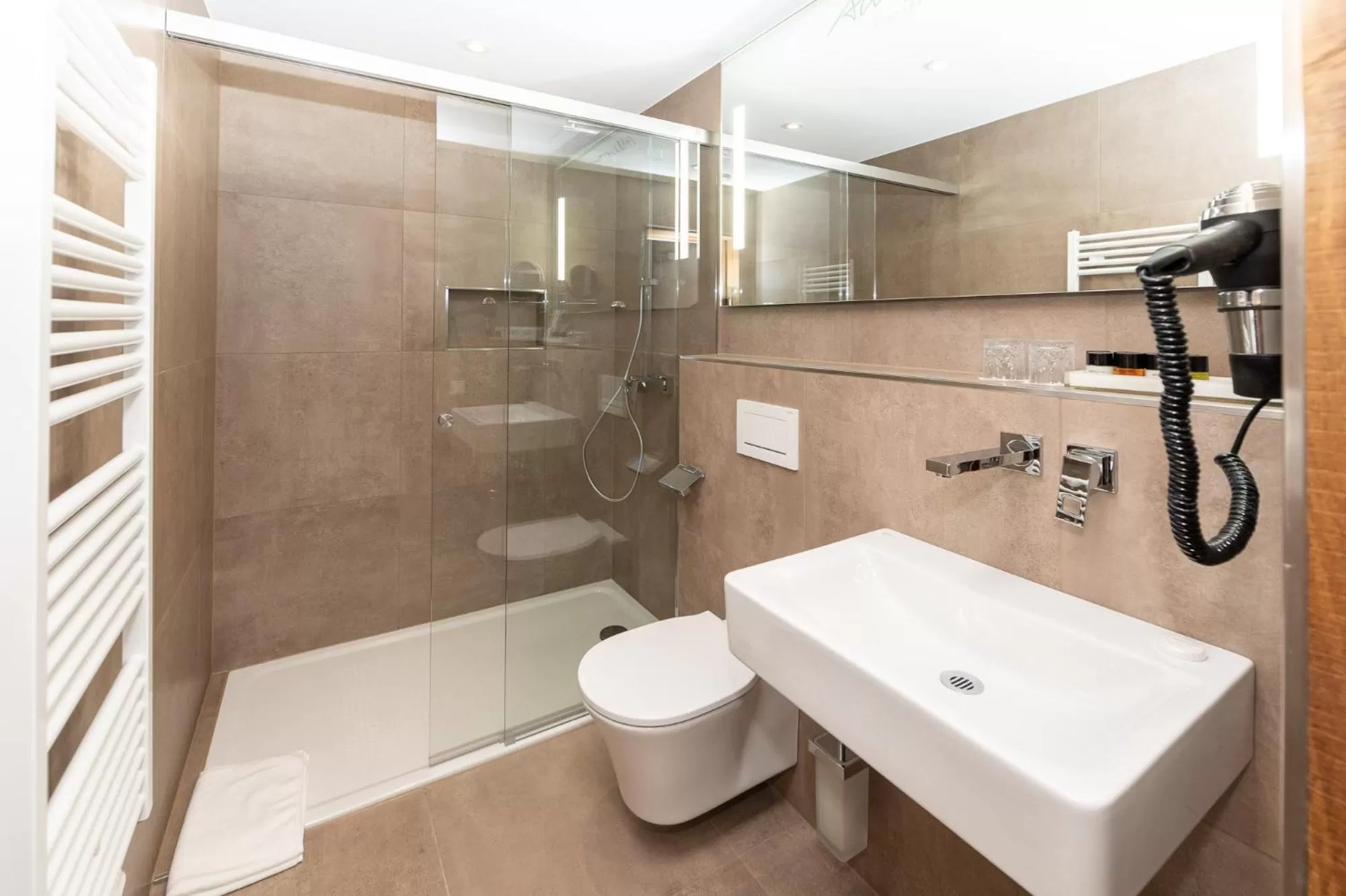 Shower in Hotel Allegra