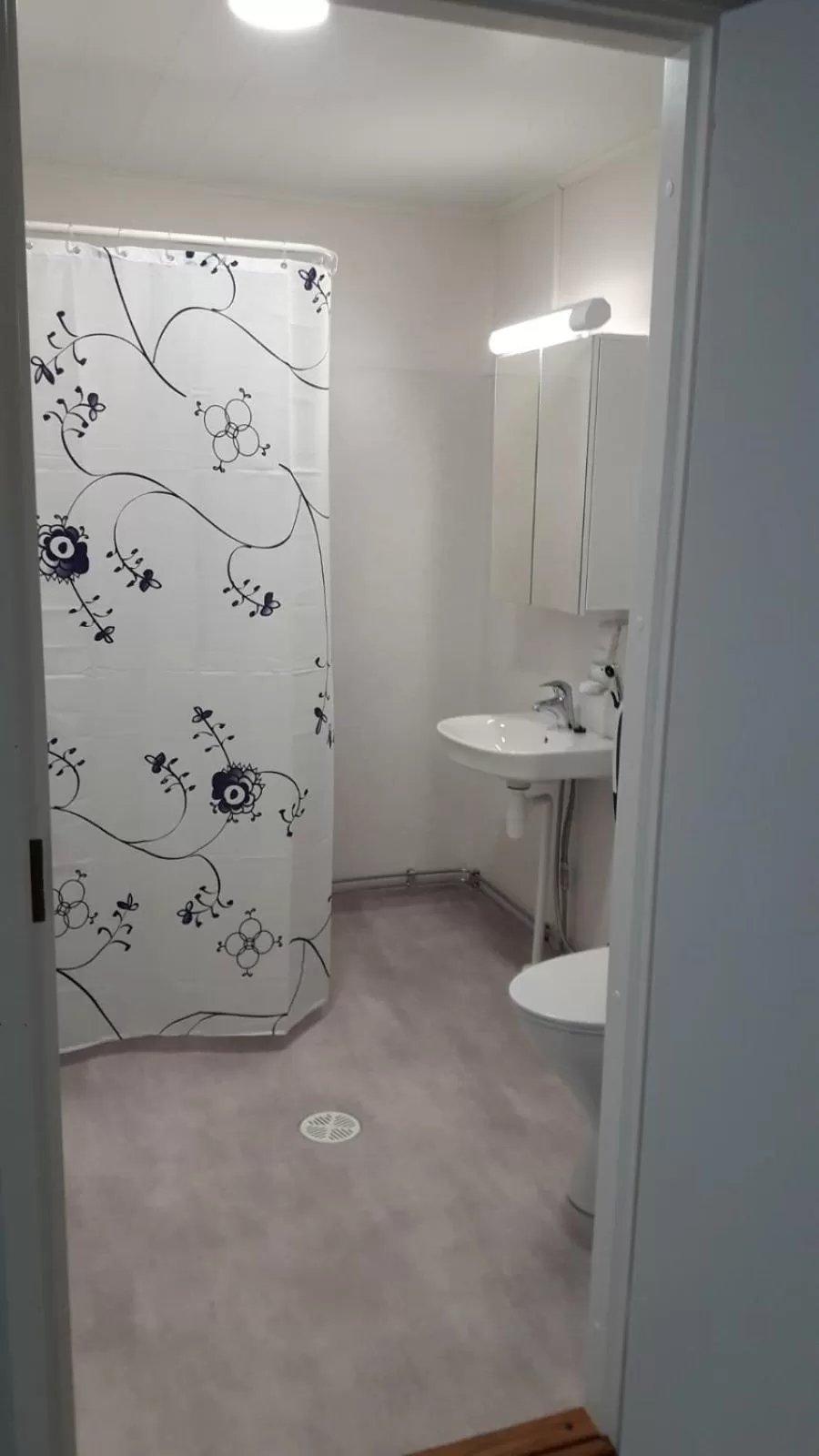 Bathroom in Karemajat Panorama hotel