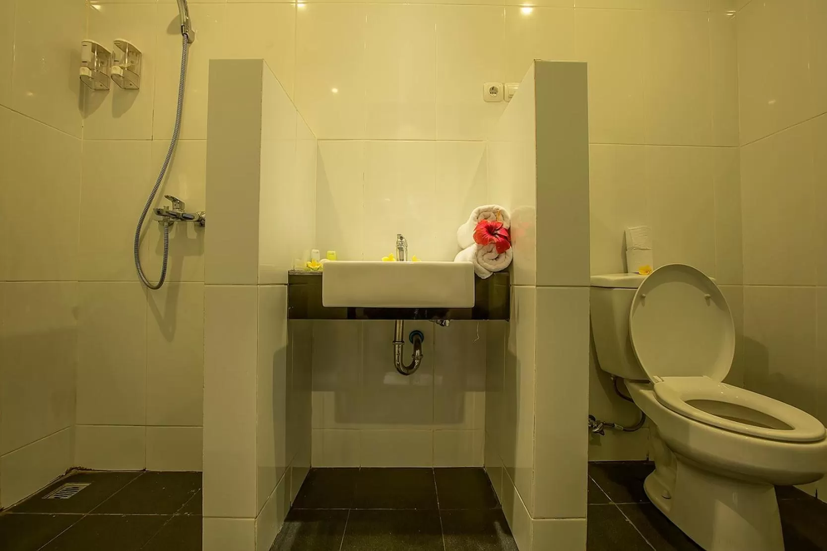 Bathroom in Sunset House Gili Meno