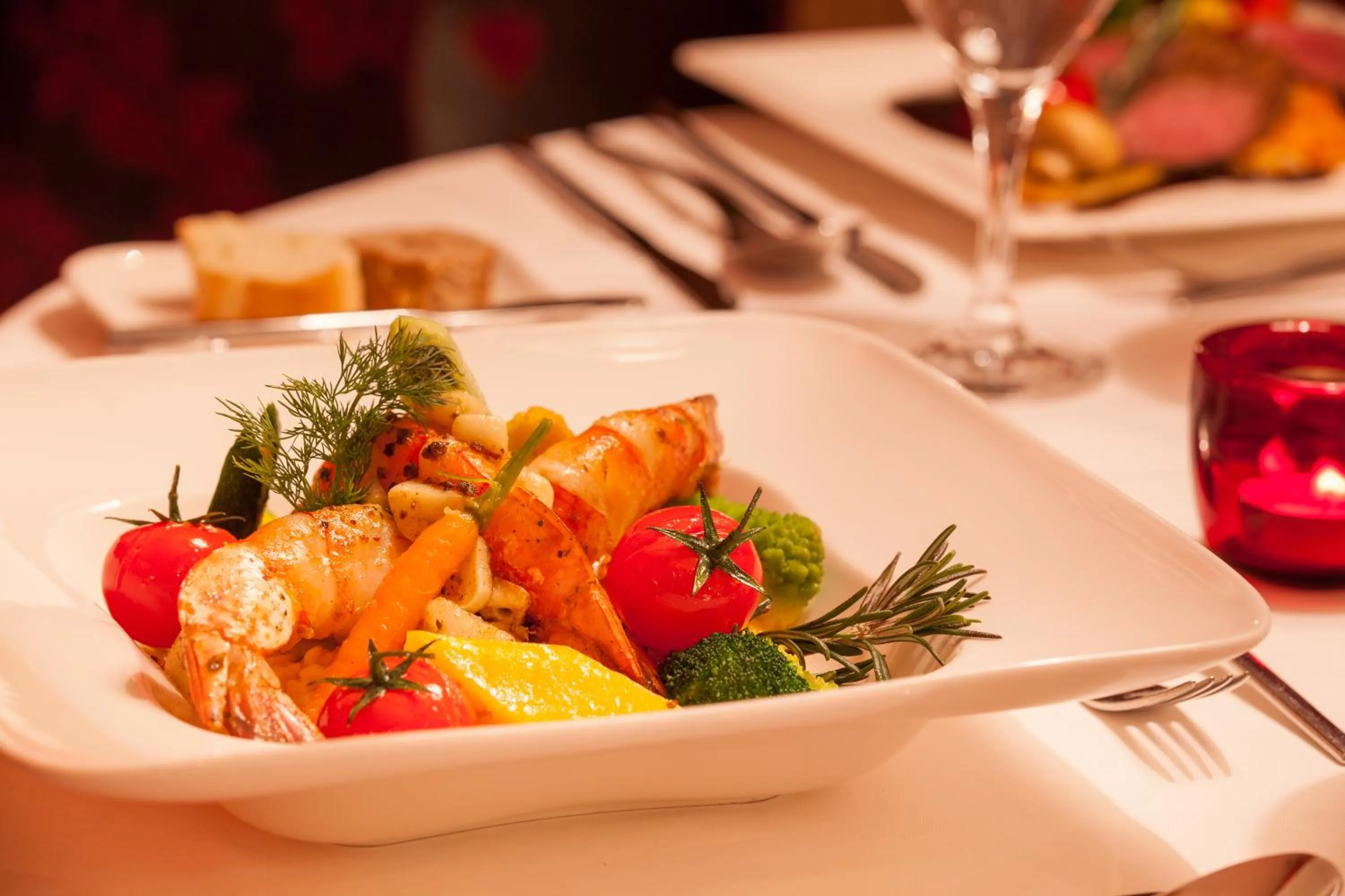 Food and drinks in Hotel Holiday