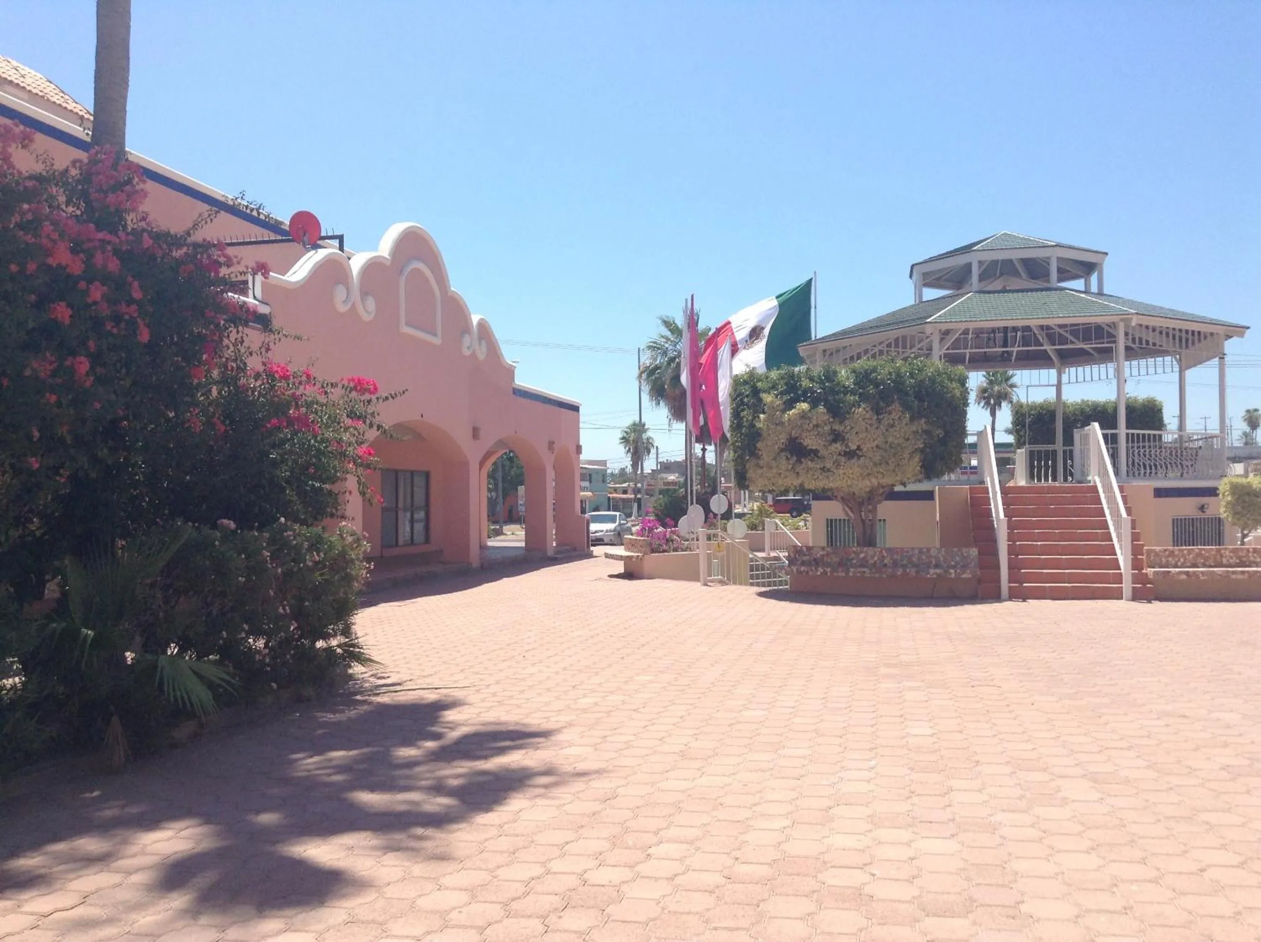 Day in Los Jitos Hotel & Suites