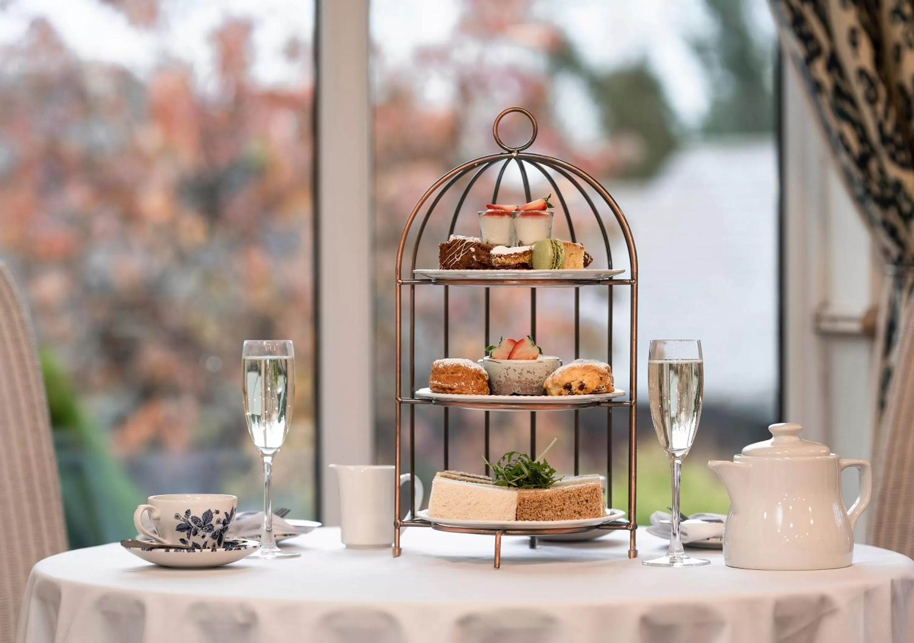 Food and drinks in Hogs Back Hotel & Spa Nr Farnham