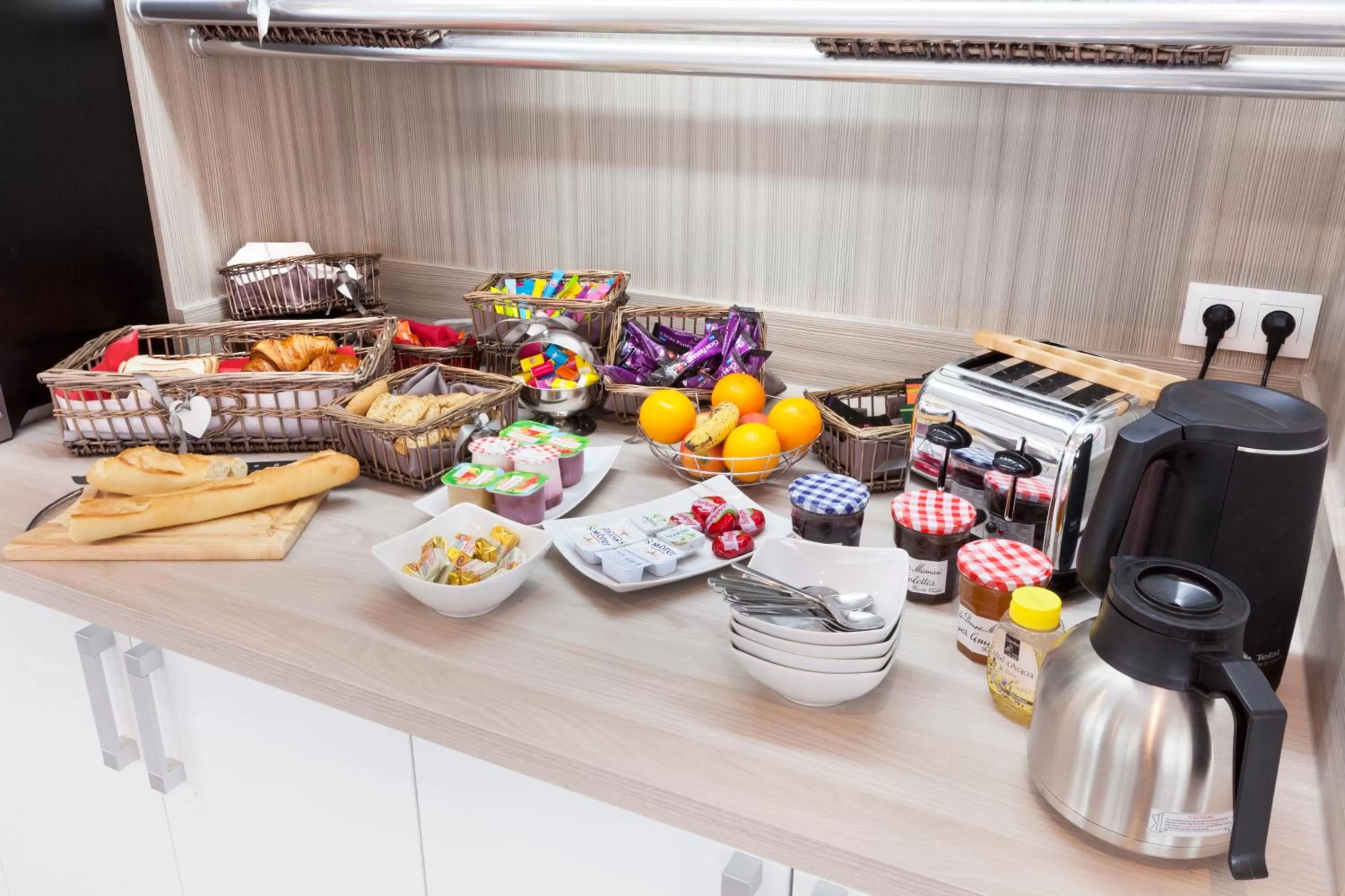 Coffee/tea facilities in The Originals City, Marne-la-Vallée Est, Meaux ,GLASSY HOTEL