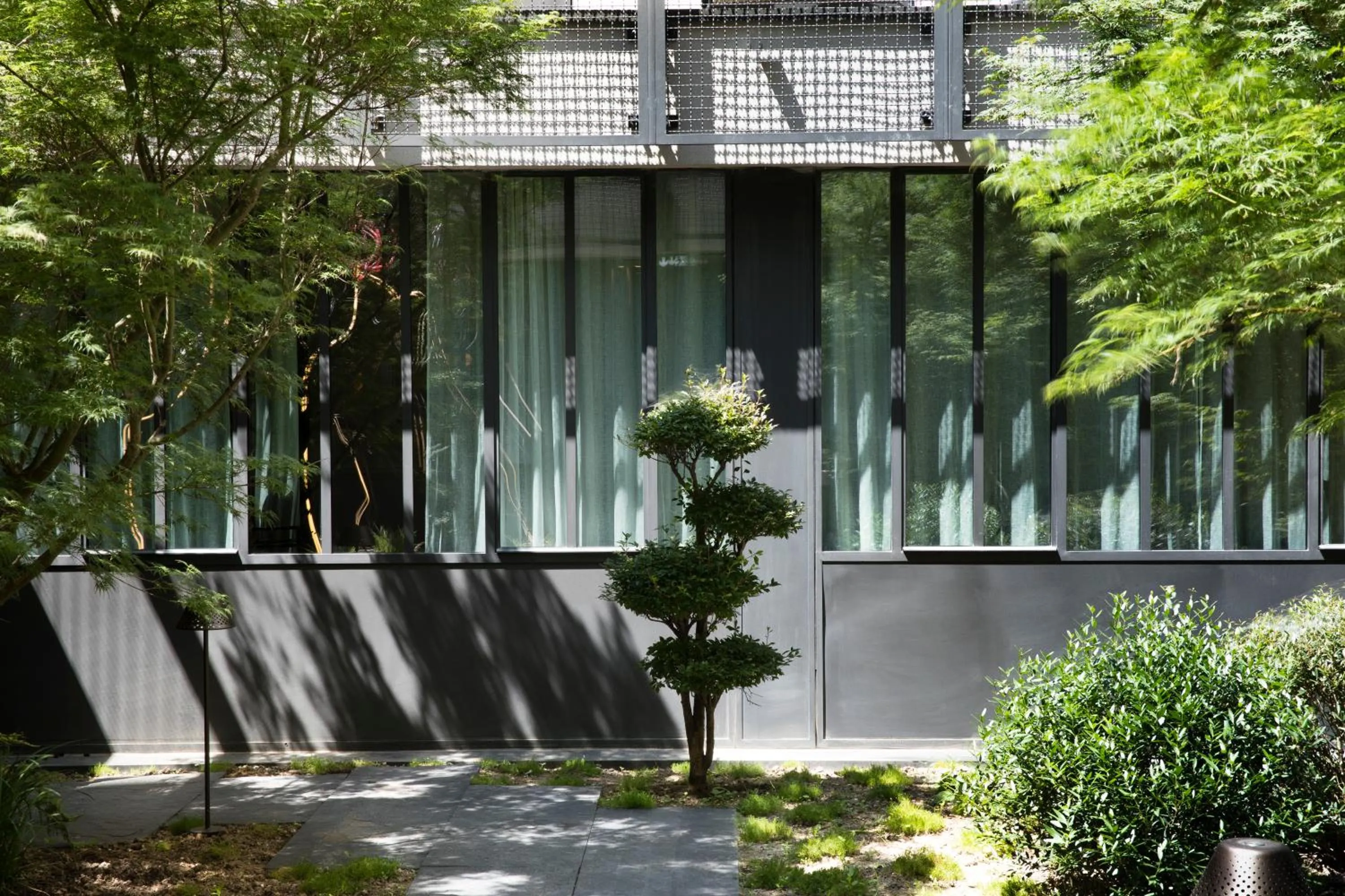 Garden in Hôtel Les Deux Girafes