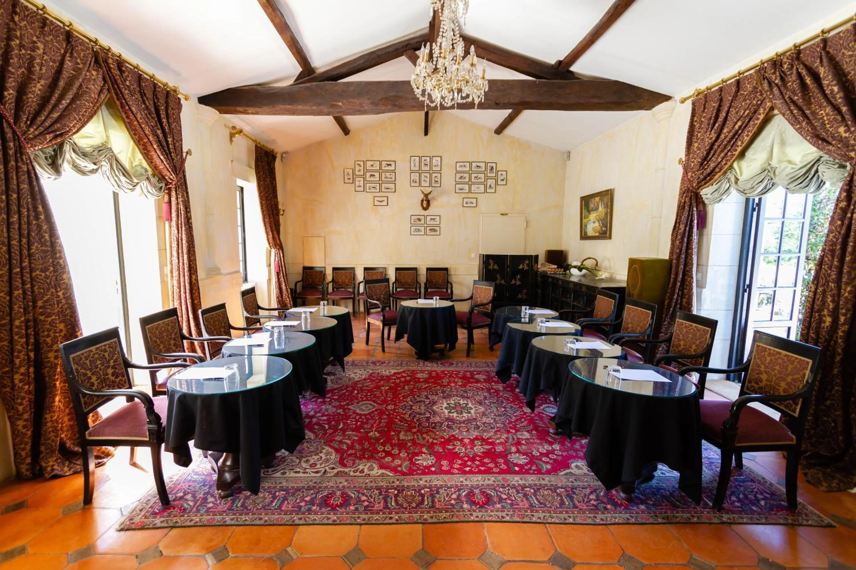Restaurant/places to eat in Chateau de Lantic