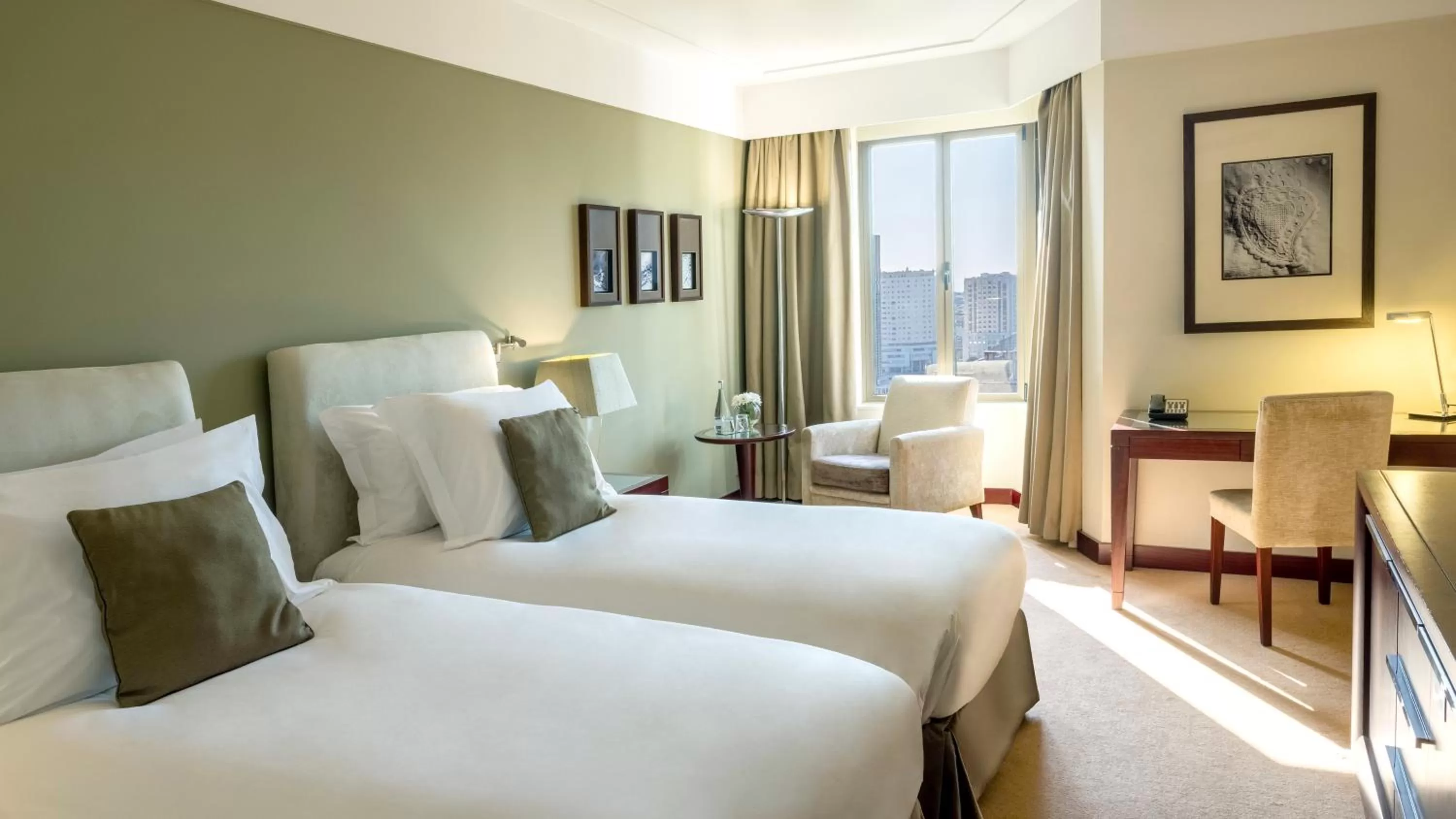 Bed in Crowne Plaza Porto by IHG