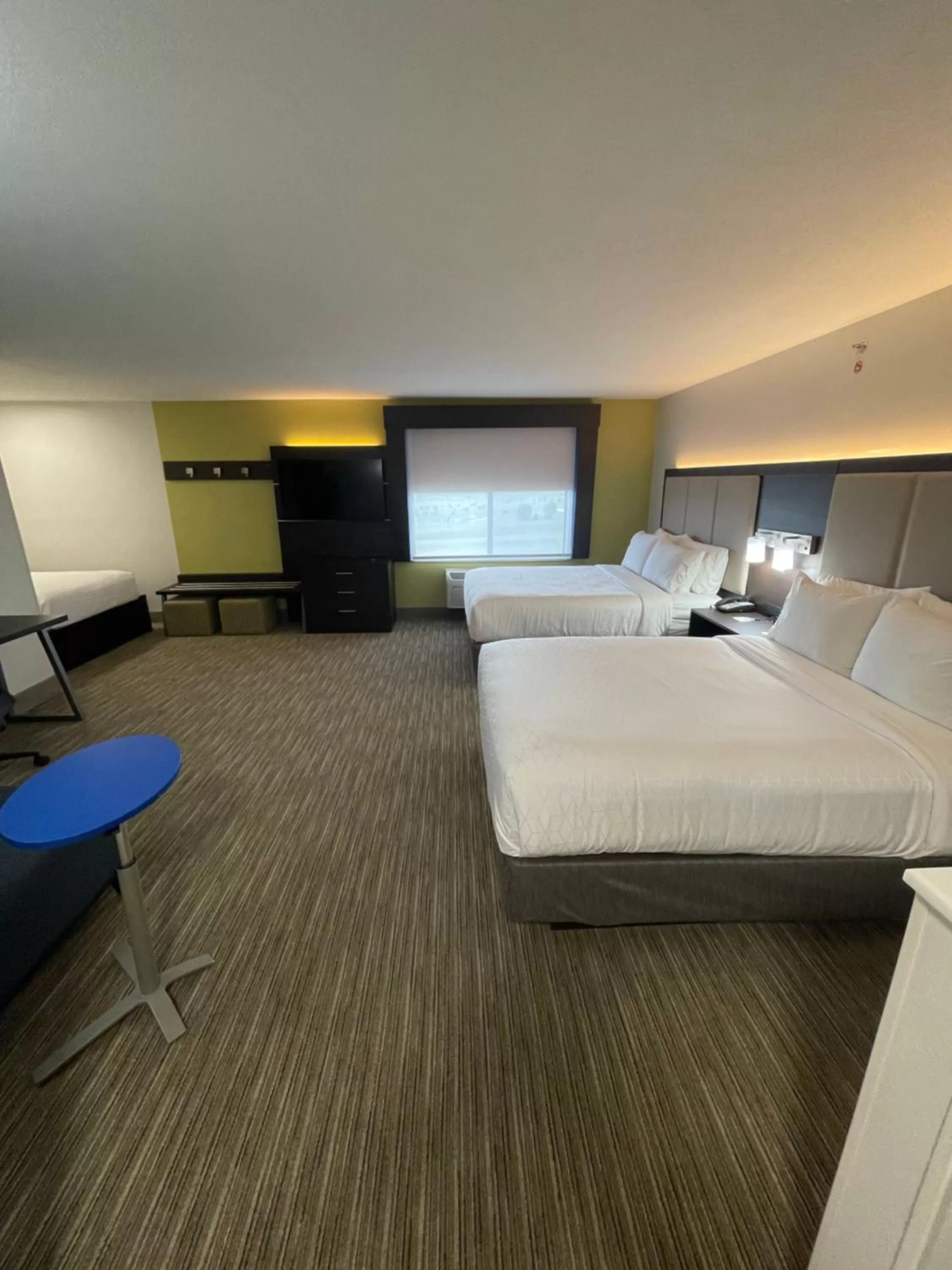 Bed in Holiday Inn Express Hotel & Suites Las Vegas NM by IHG