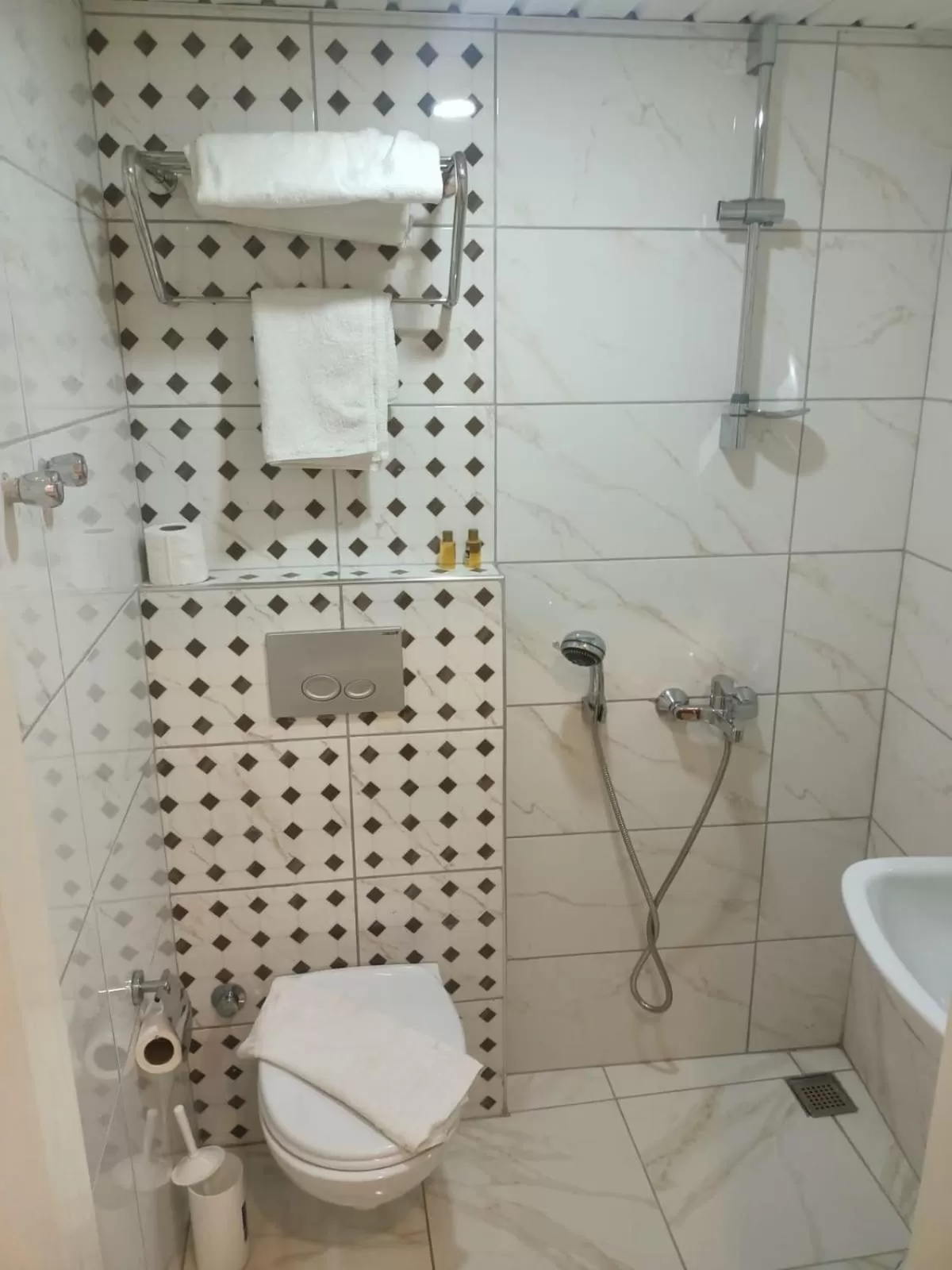 Shower, Bathroom in Cleopatra Ada Apart