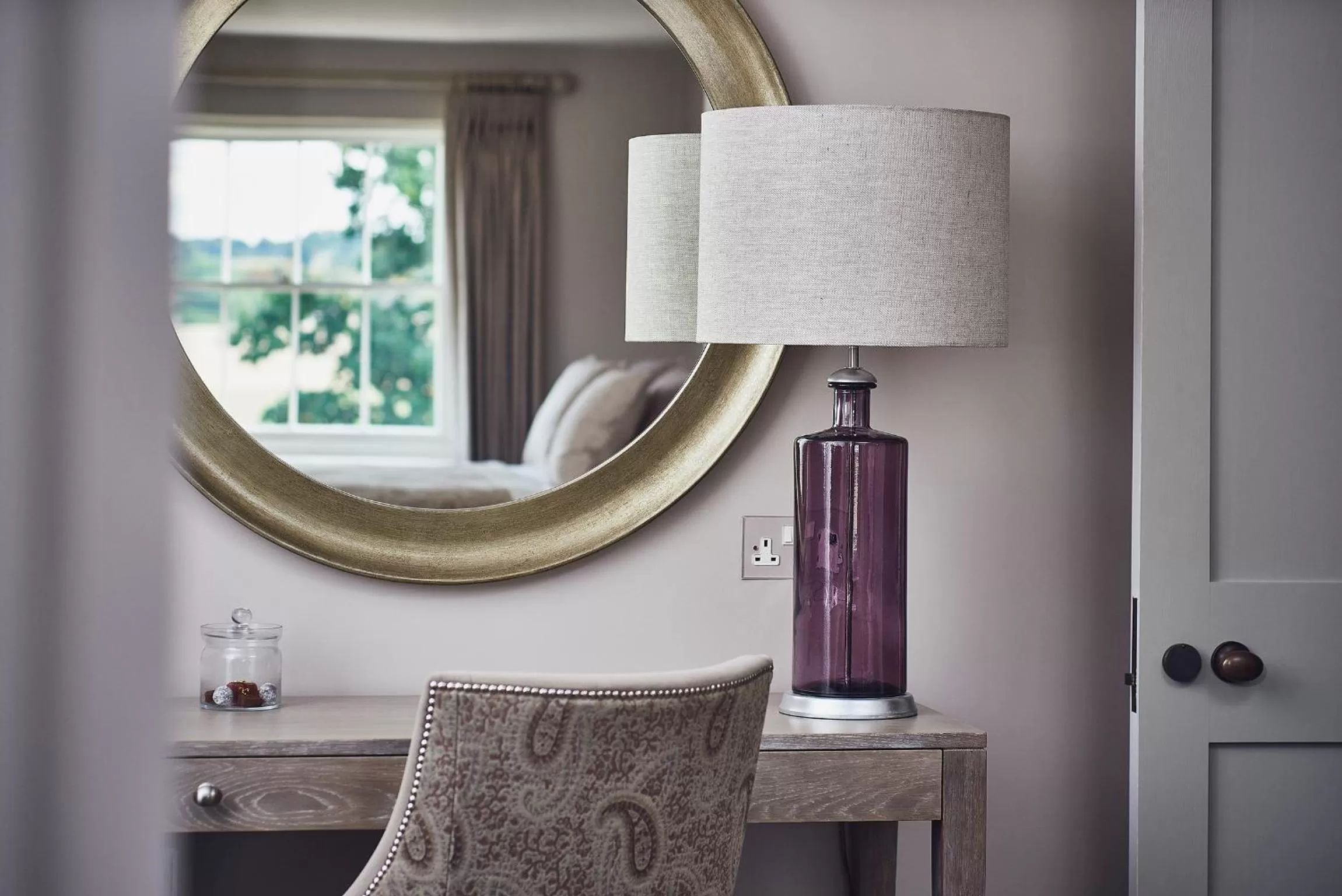 Seating area in Marquis Suffolk