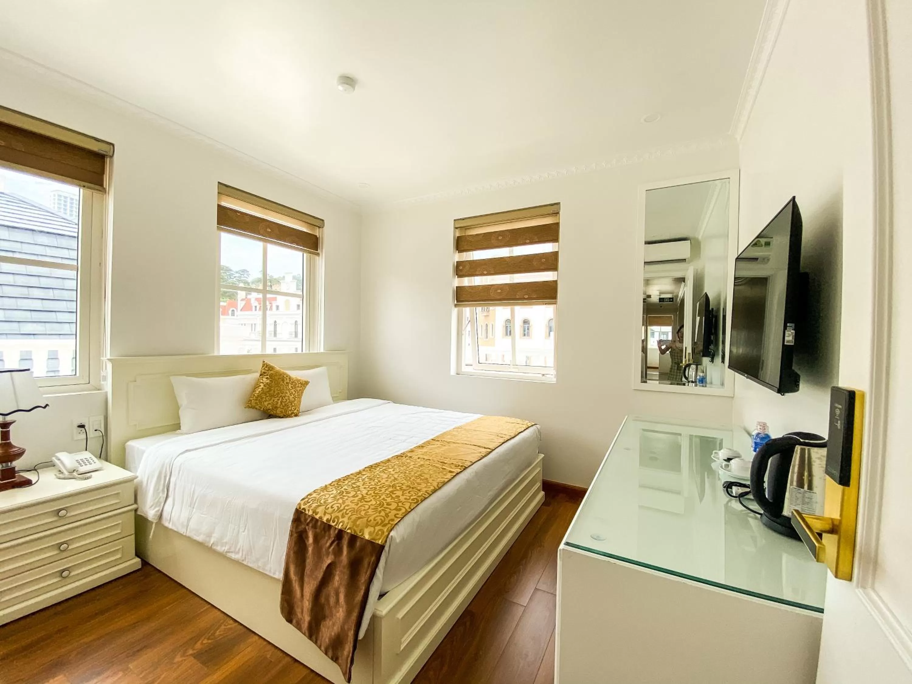 Photo of the whole room in Khách sạn Time Lotus Hạ Long