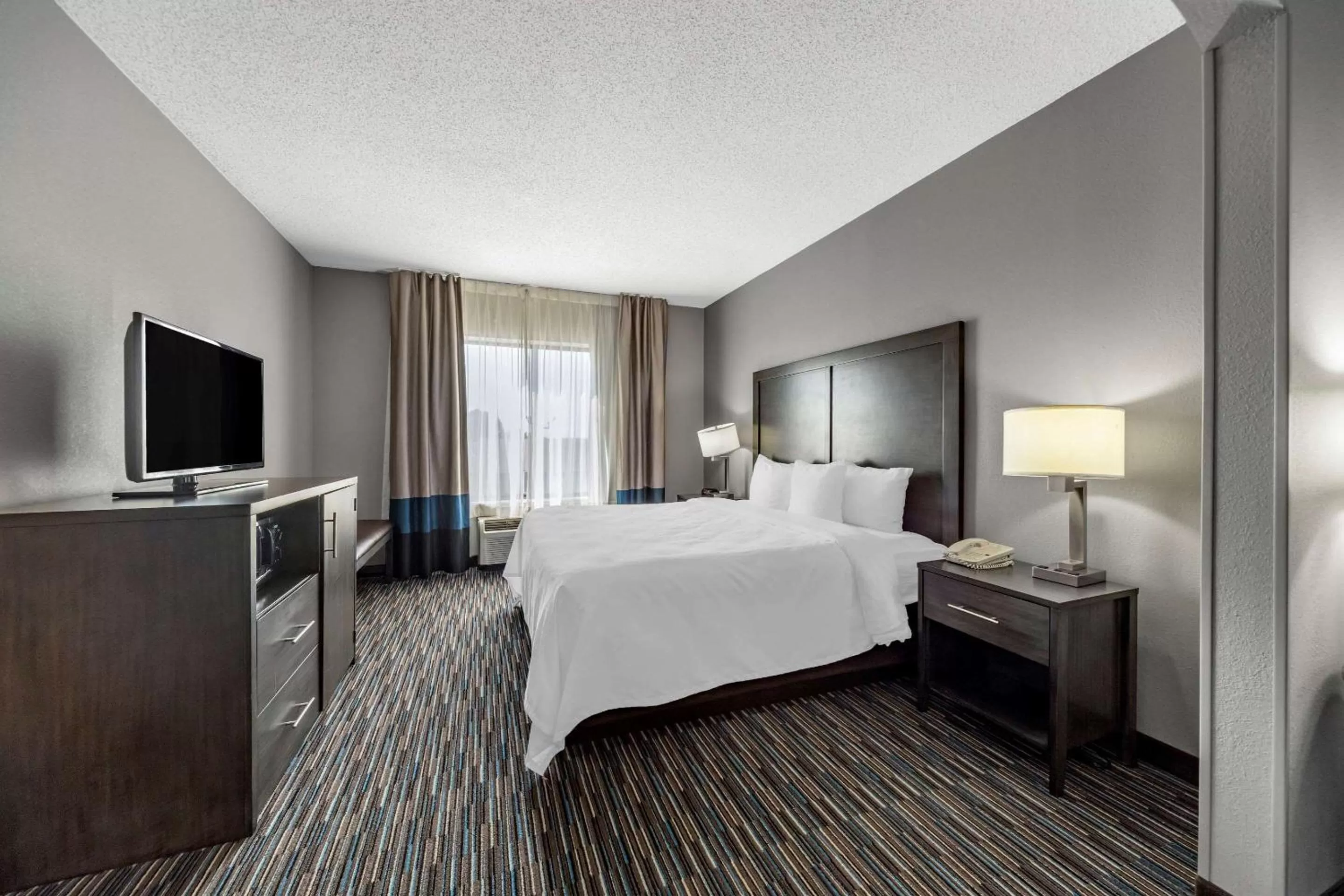 Photo of the whole room in Comfort Inn and Suites Quail Springs