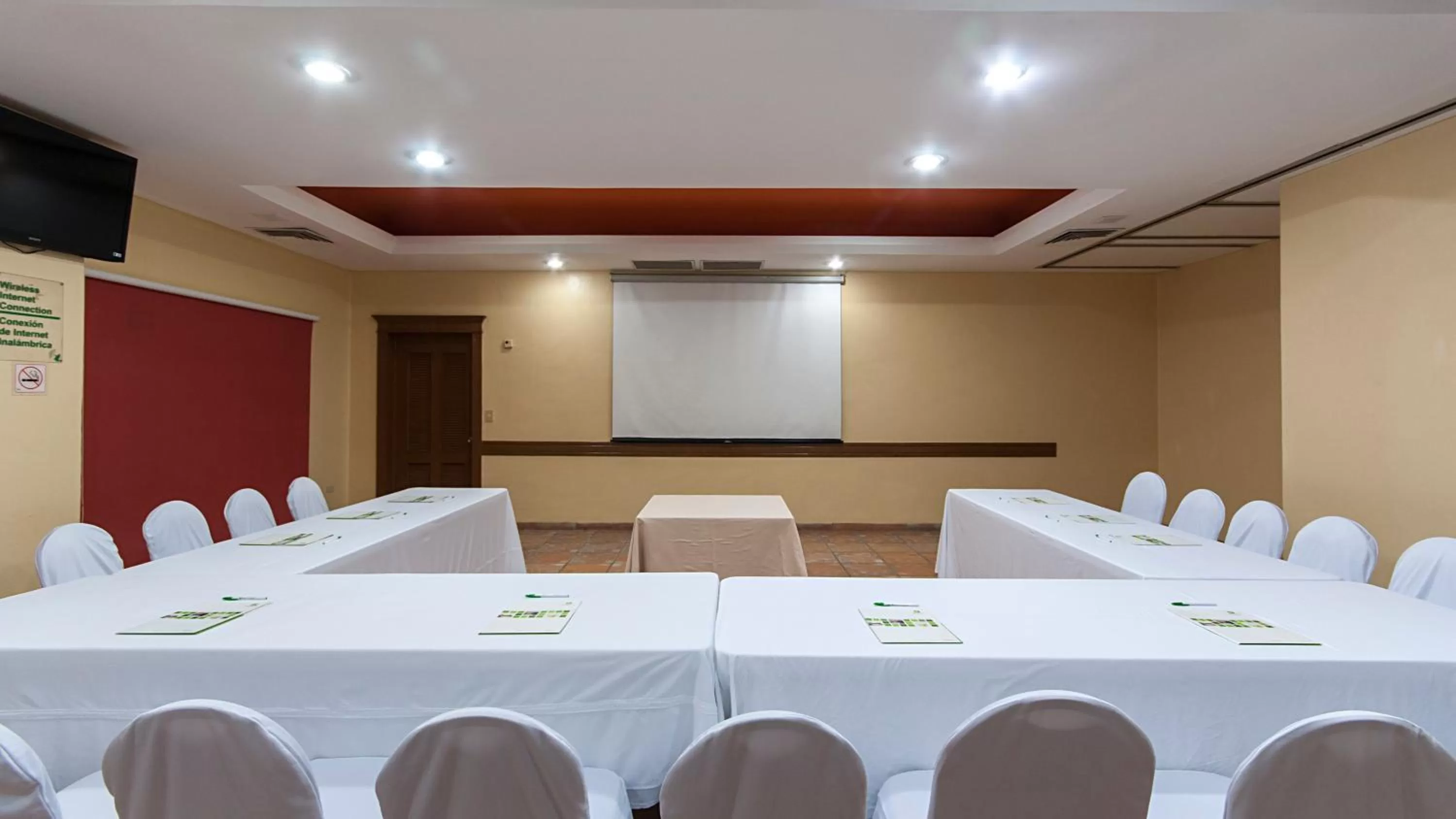 Meeting/conference room in Holiday Inn Ciudad Del Carmen by IHG