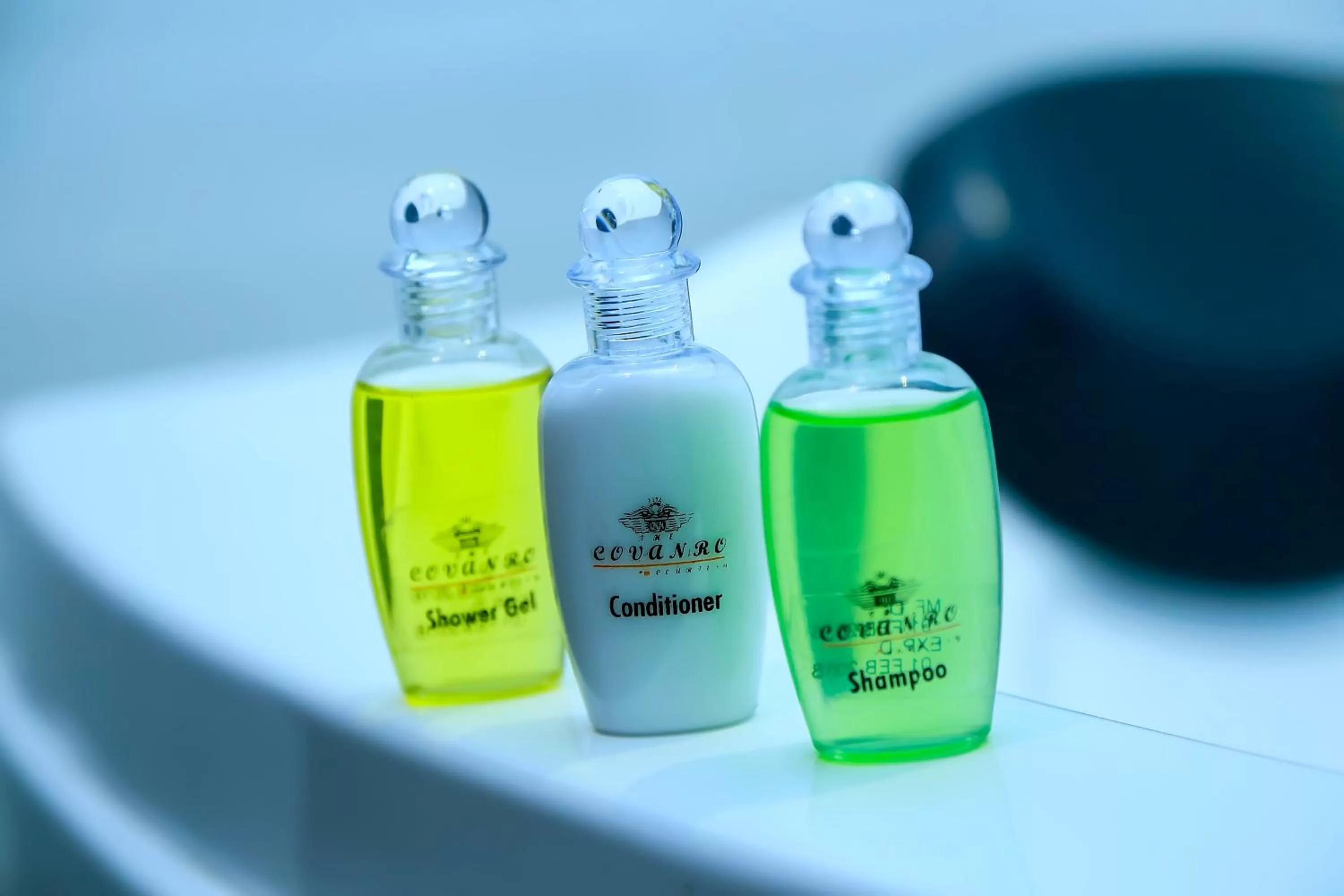 Shower in The Covanro Airport Hotel - Katunayake