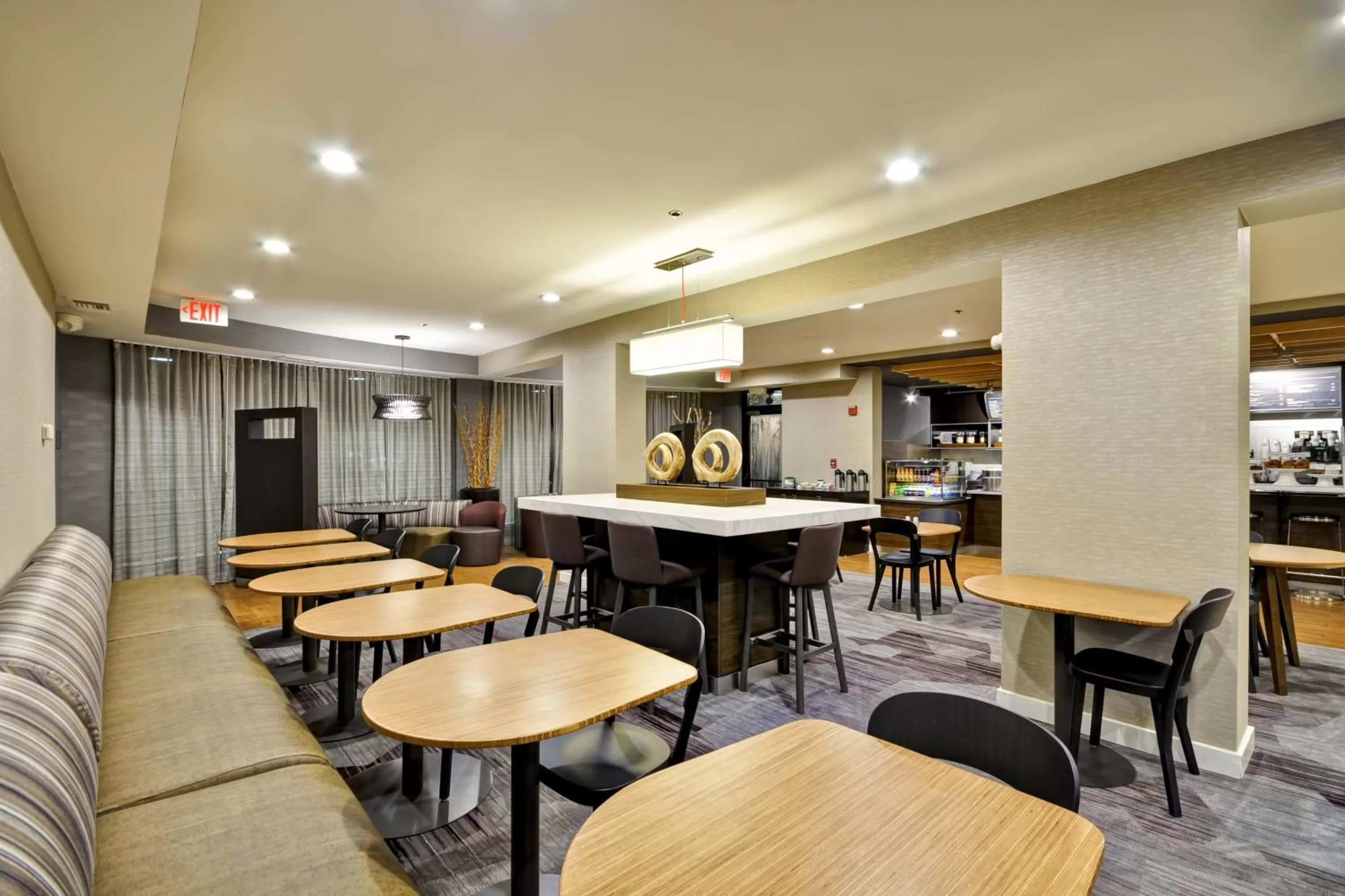Restaurant/places to eat in Courtyard by Marriott Jacksonville Airport/ Northeast