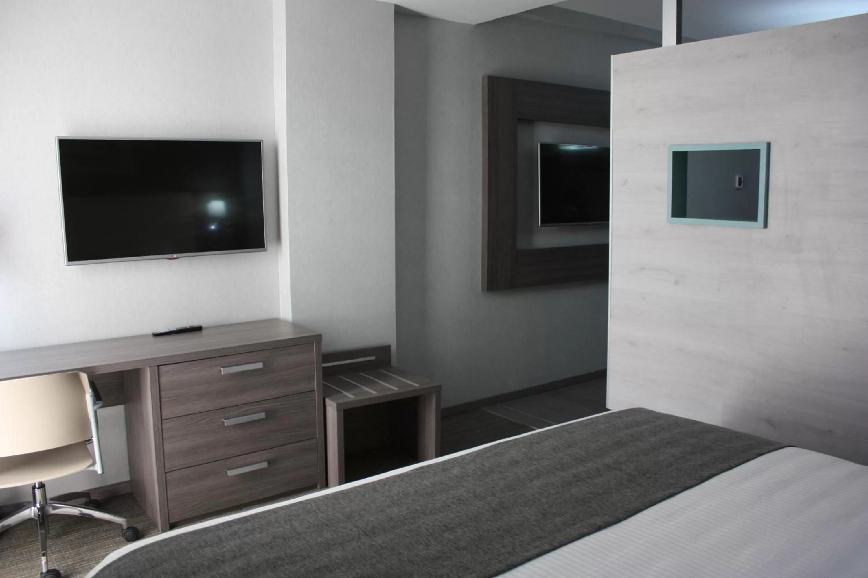 Bedroom, Bed in Casa Inn Galerias Celaya