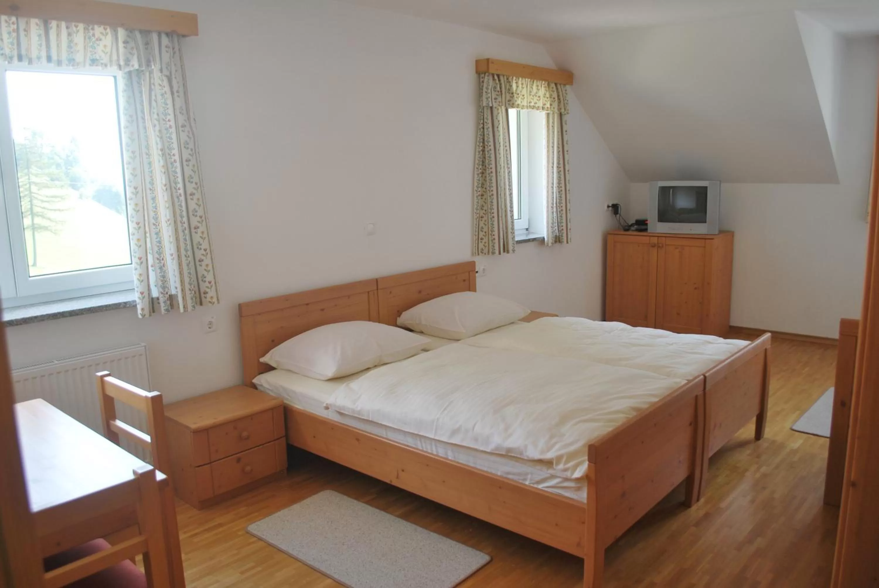 Photo of the whole room, Bed in Tourist Farm Pr'Dovar