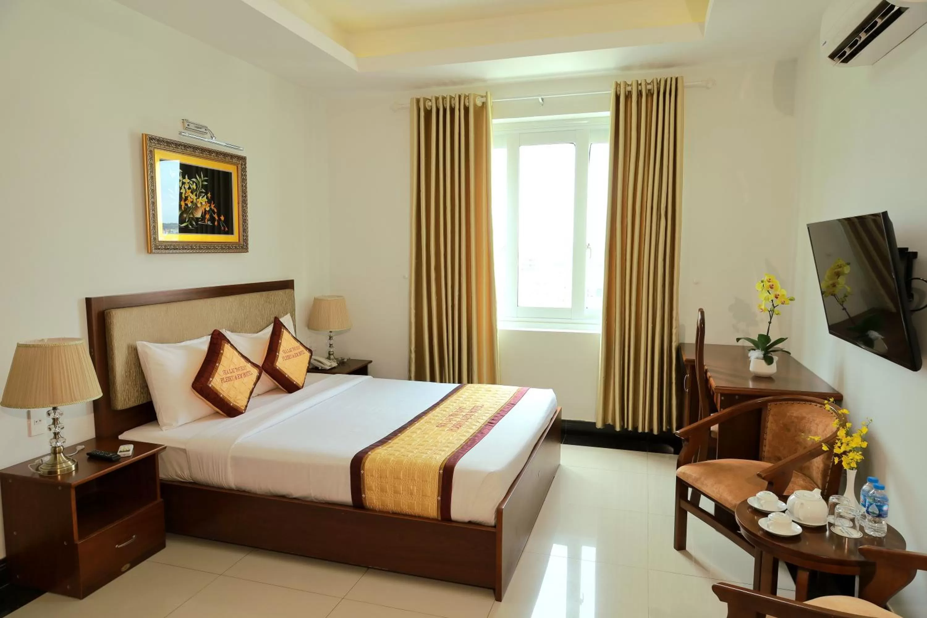 Bedroom, Bed in Pleiku & Em Hotel by Gia Lai Tourist