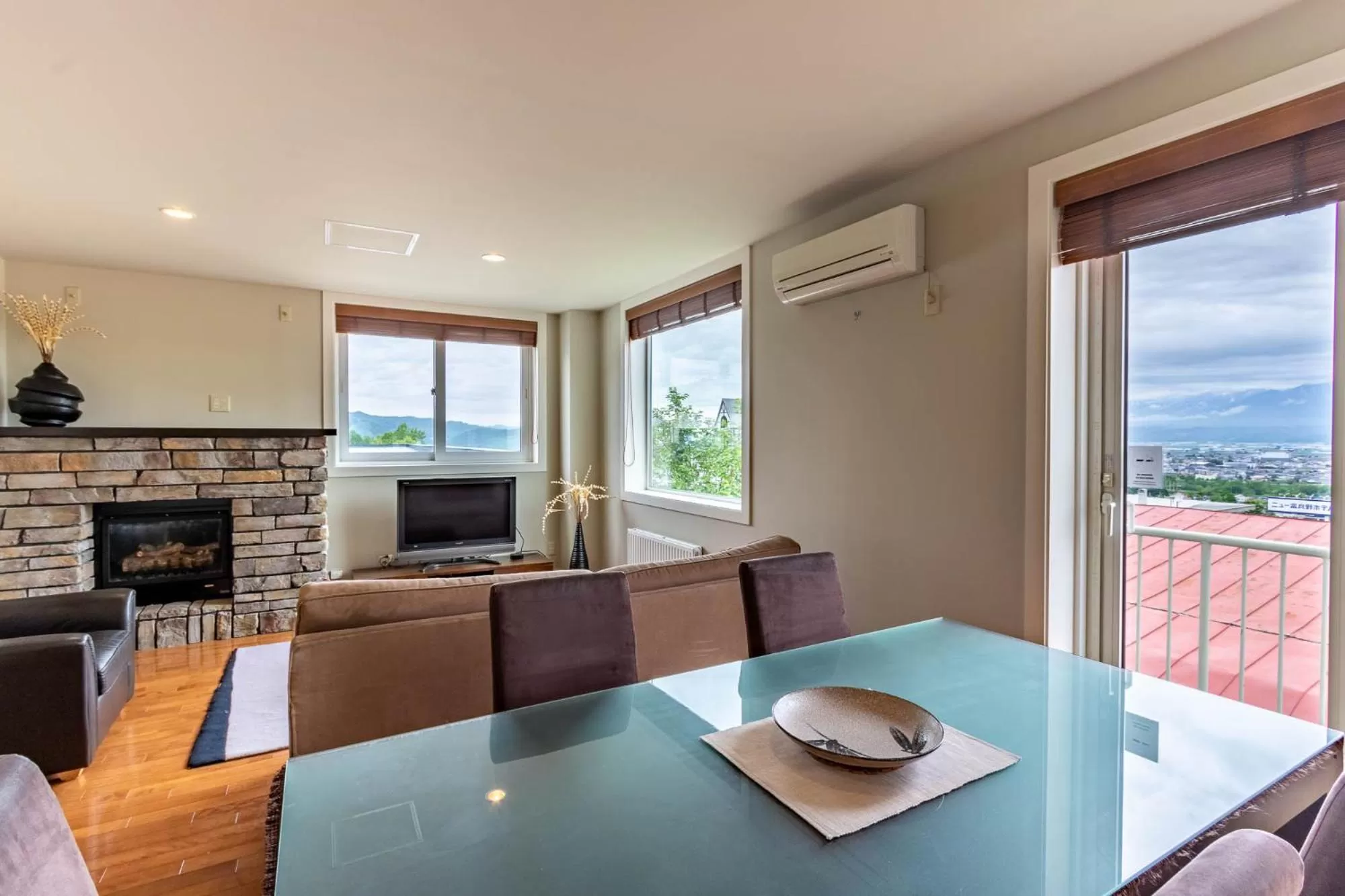 Dining area in Fresh Powder Accommodation