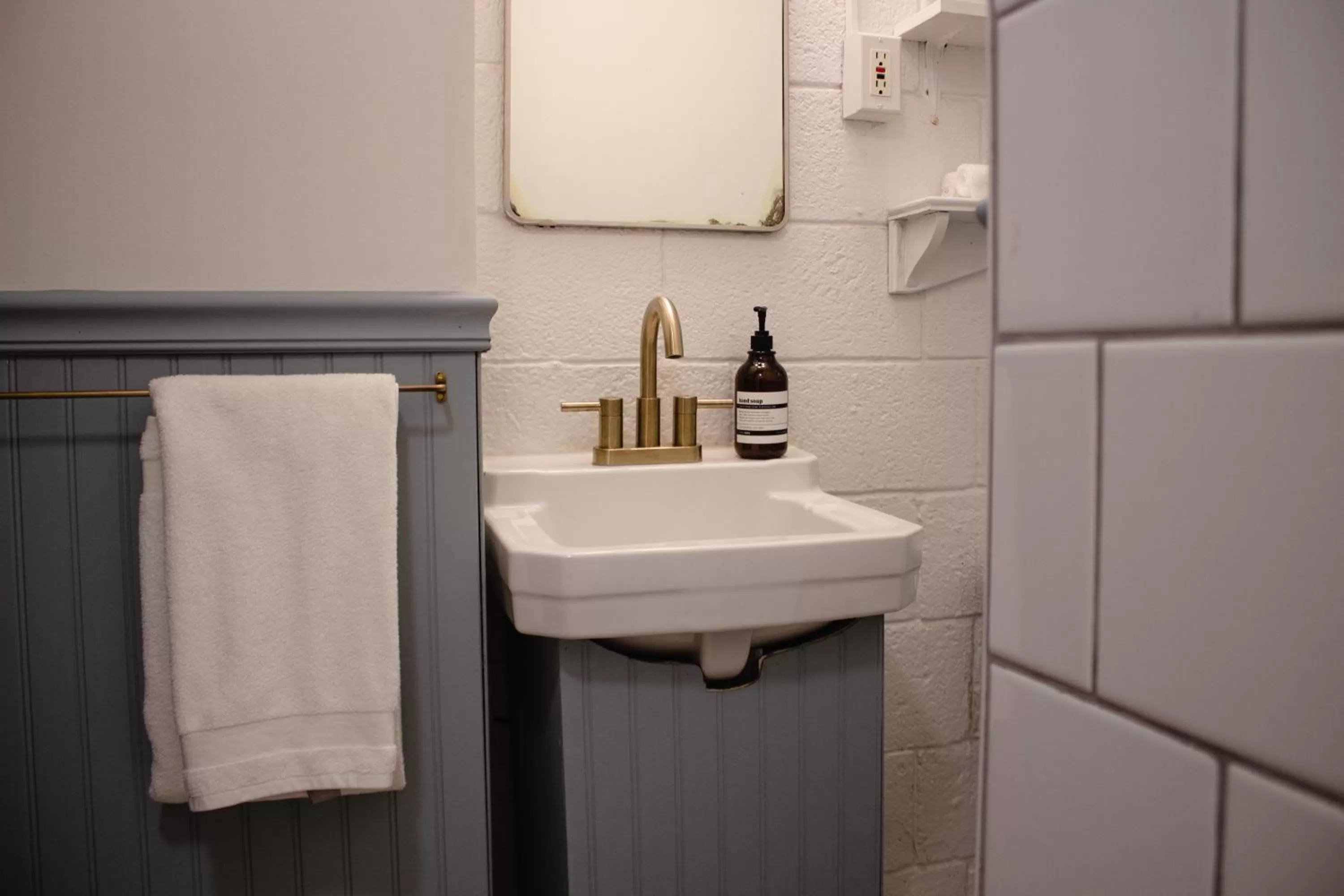 Bathroom in Anchor Inn