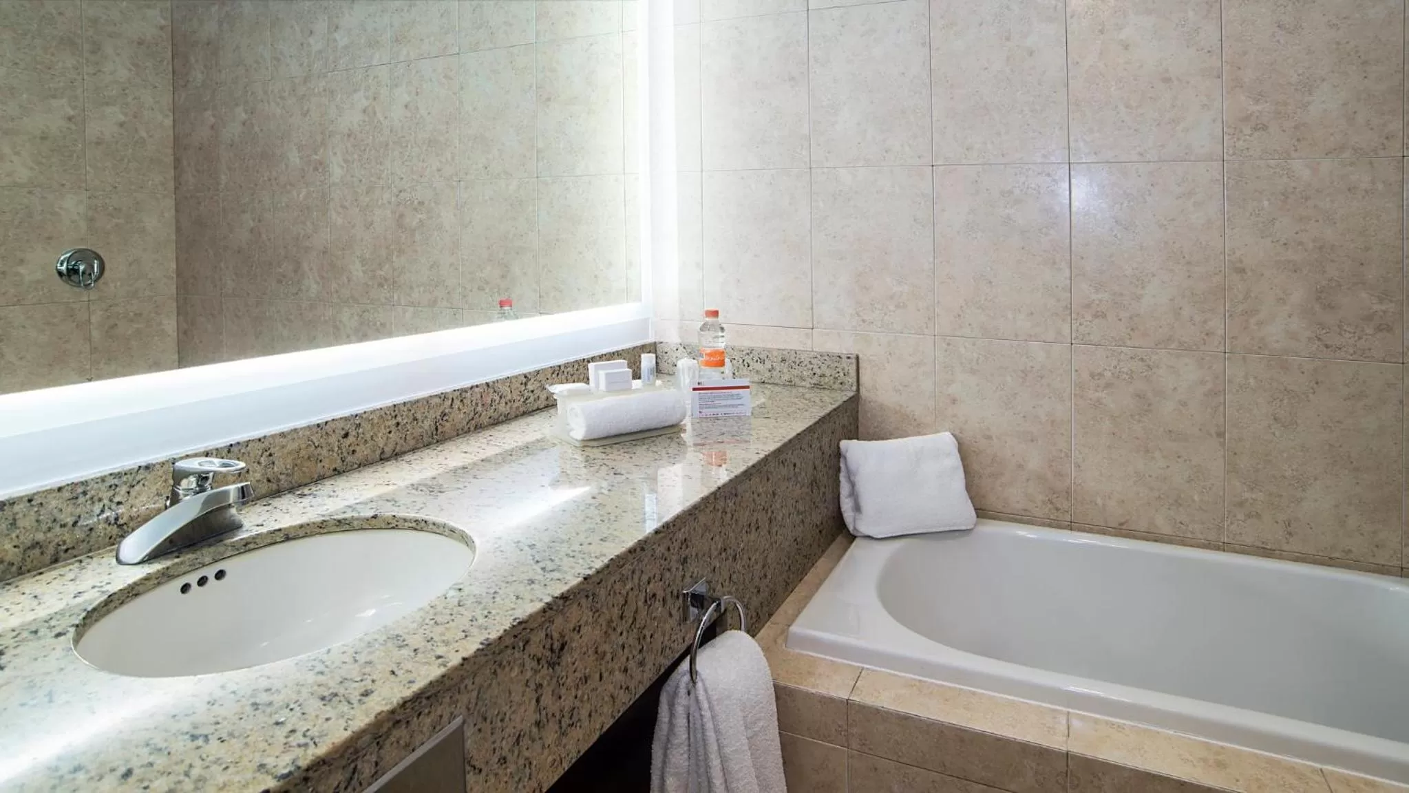 King Suite with Walk-In Shower in Holiday Inn Express Puebla, an IHG Hotel