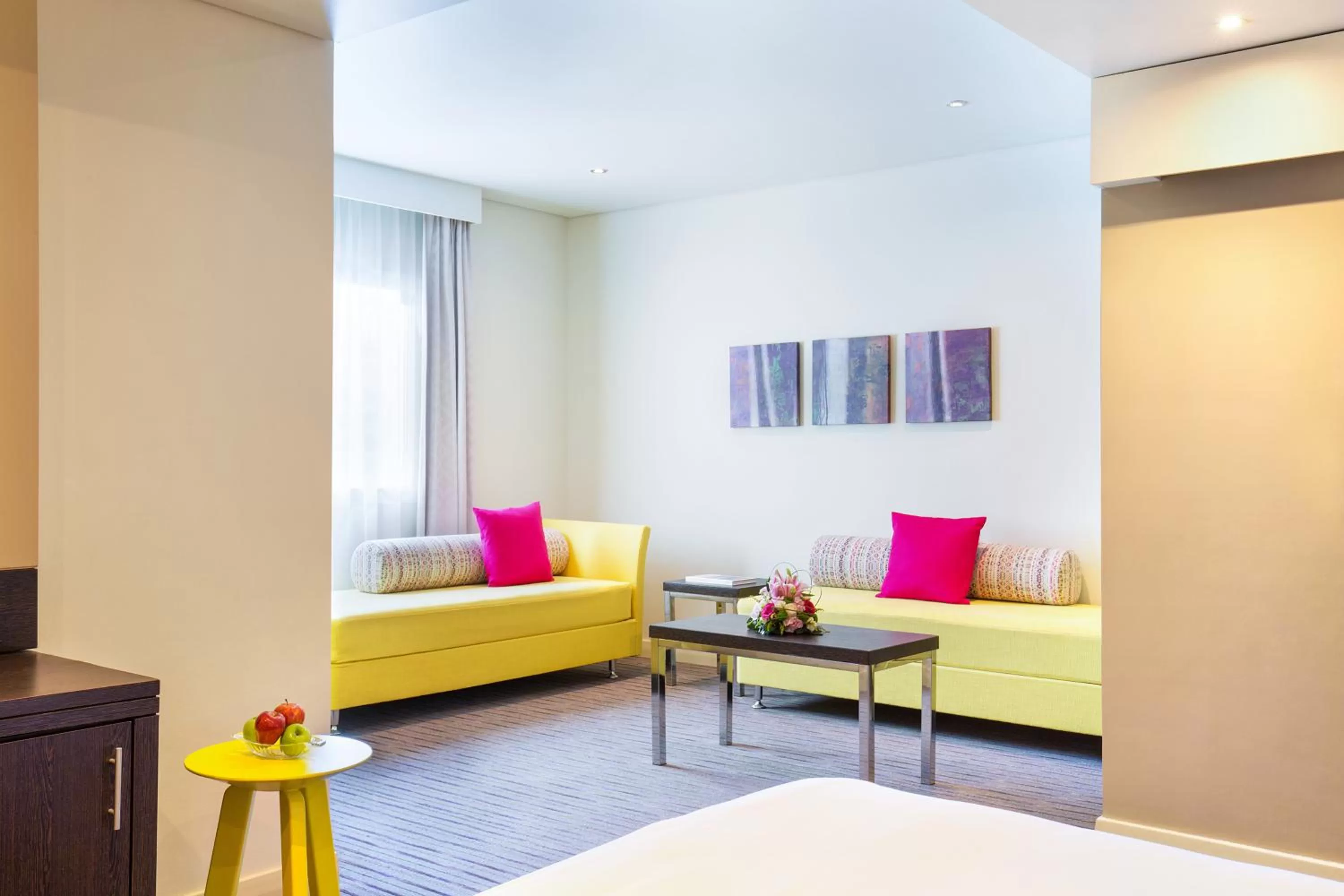 Seating area, Bed in ibis Styles Sharjah