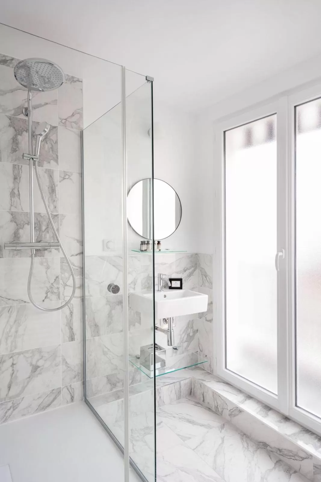 Shower in Hôtel 31 - Paris Tour Eiffel