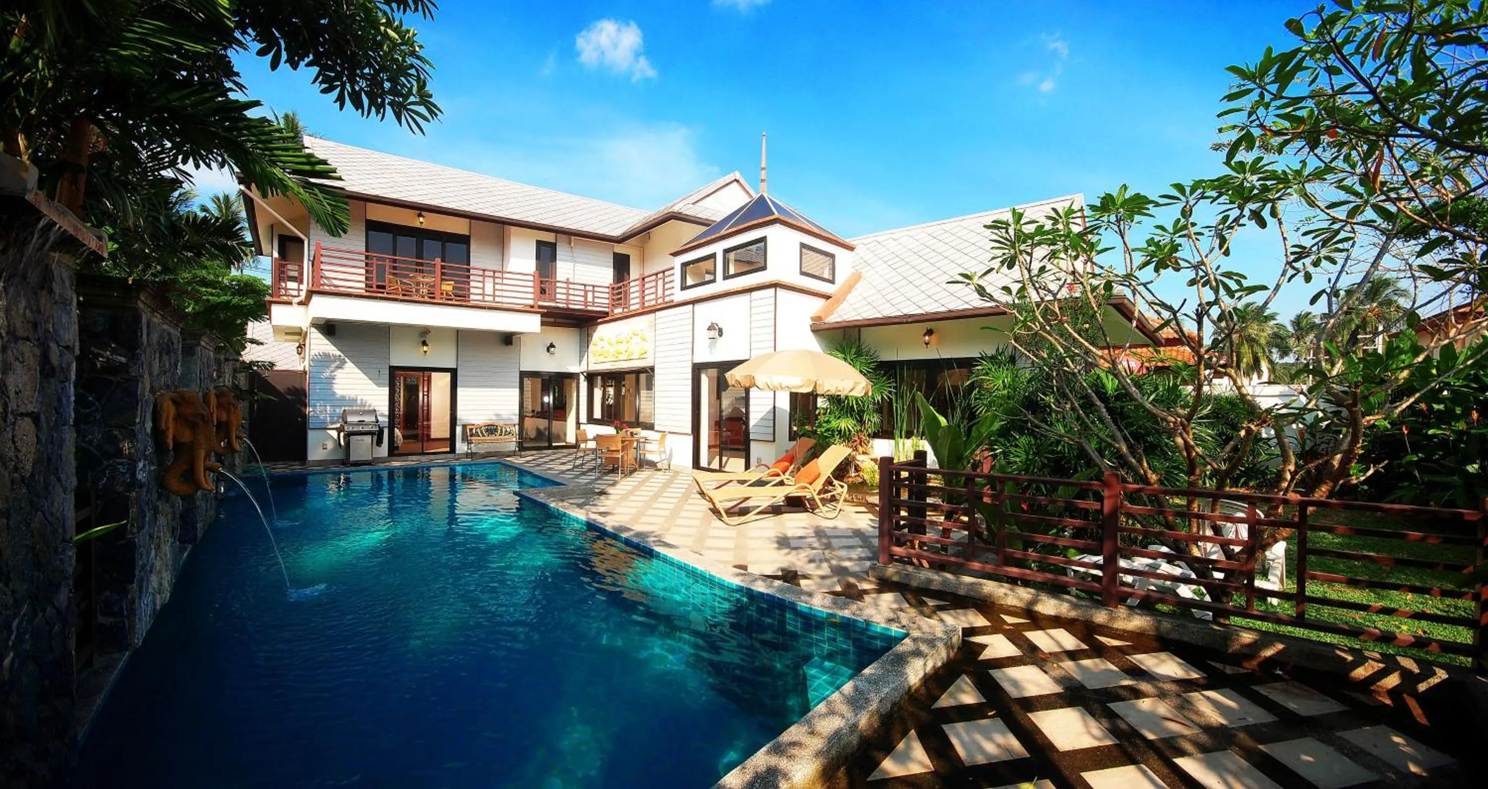 Swimming pool in Samui Sun Villa