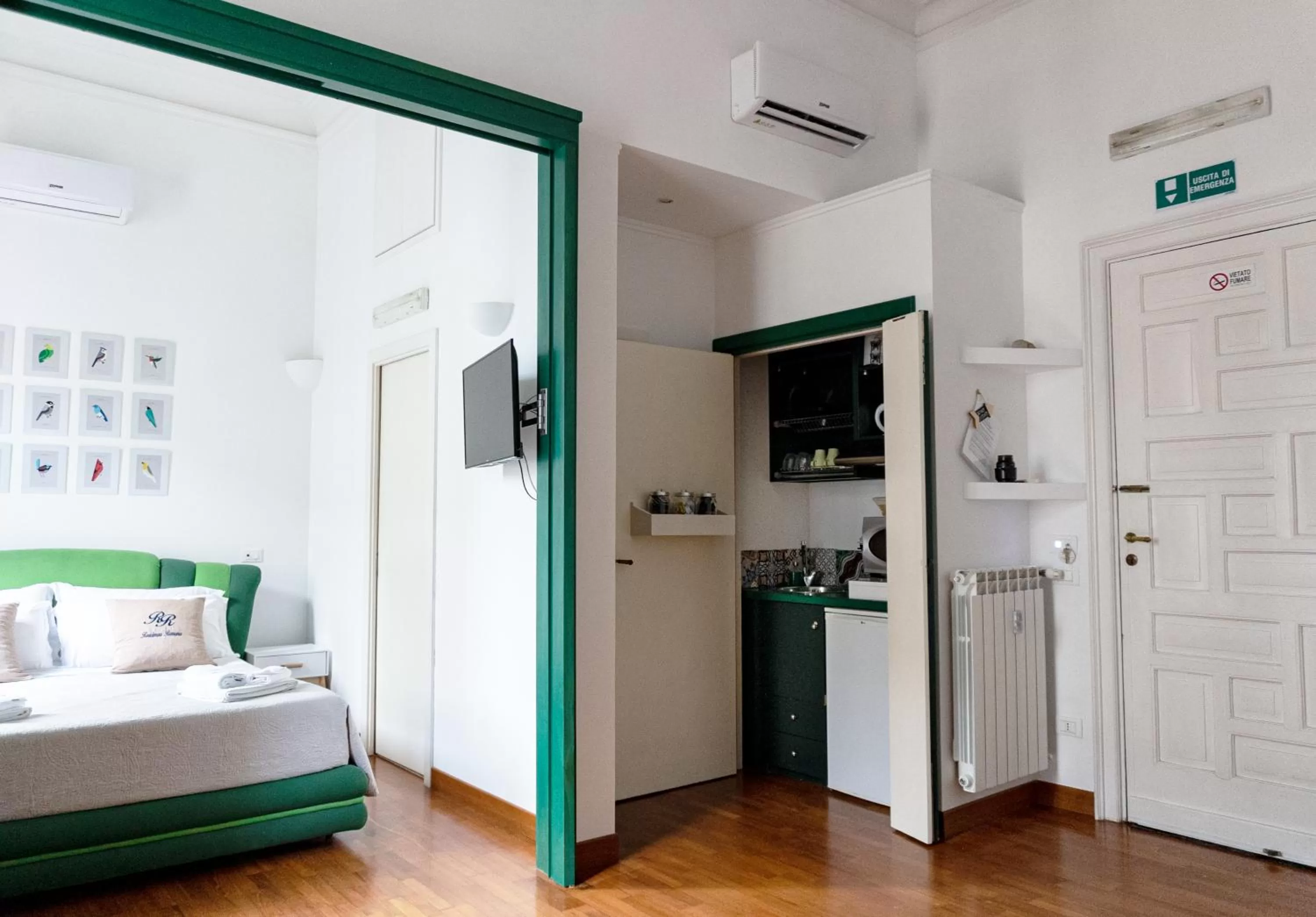 Kitchen or kitchenette in Residenza Romana