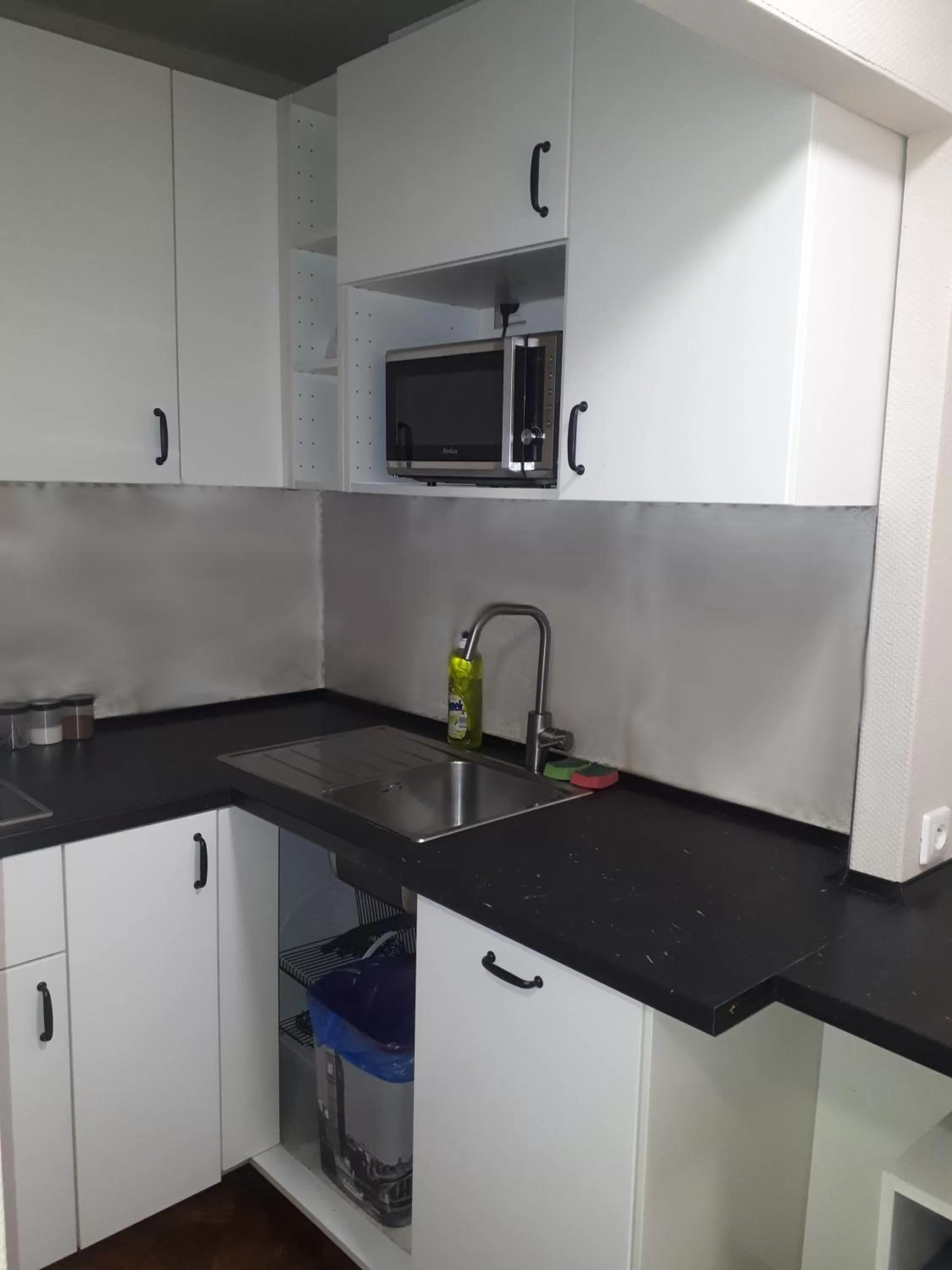 Communal kitchen, Kitchen/Kitchenette in Rembrandt Aparthotel