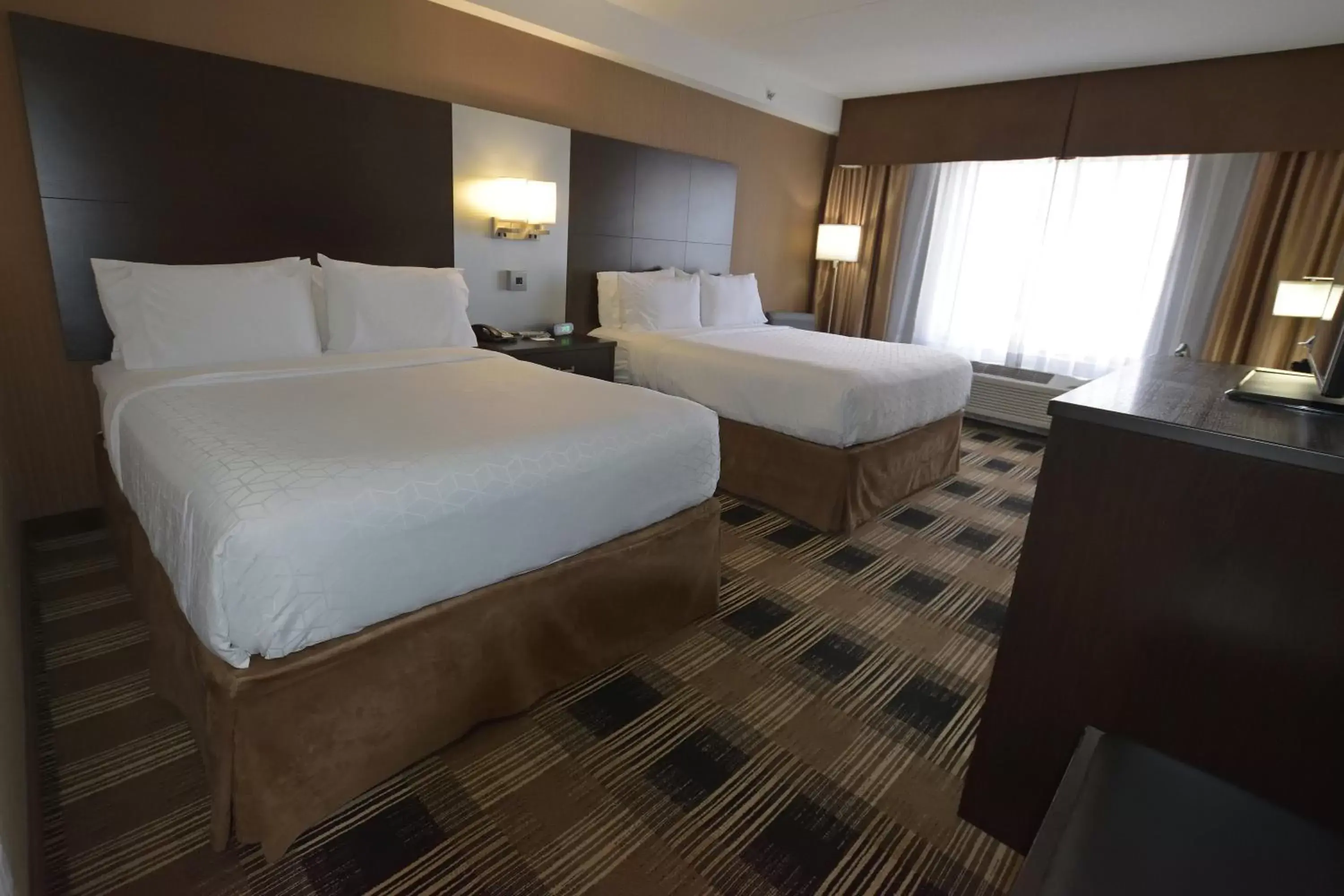 Standard Room with Two Queen Beds in Holiday Inn Express & Suites Ottawa East-Orleans by IHG Standard Room with Two Queen Beds in Holiday Inn Express & Suites Ottawa East-Orleans by IHG
