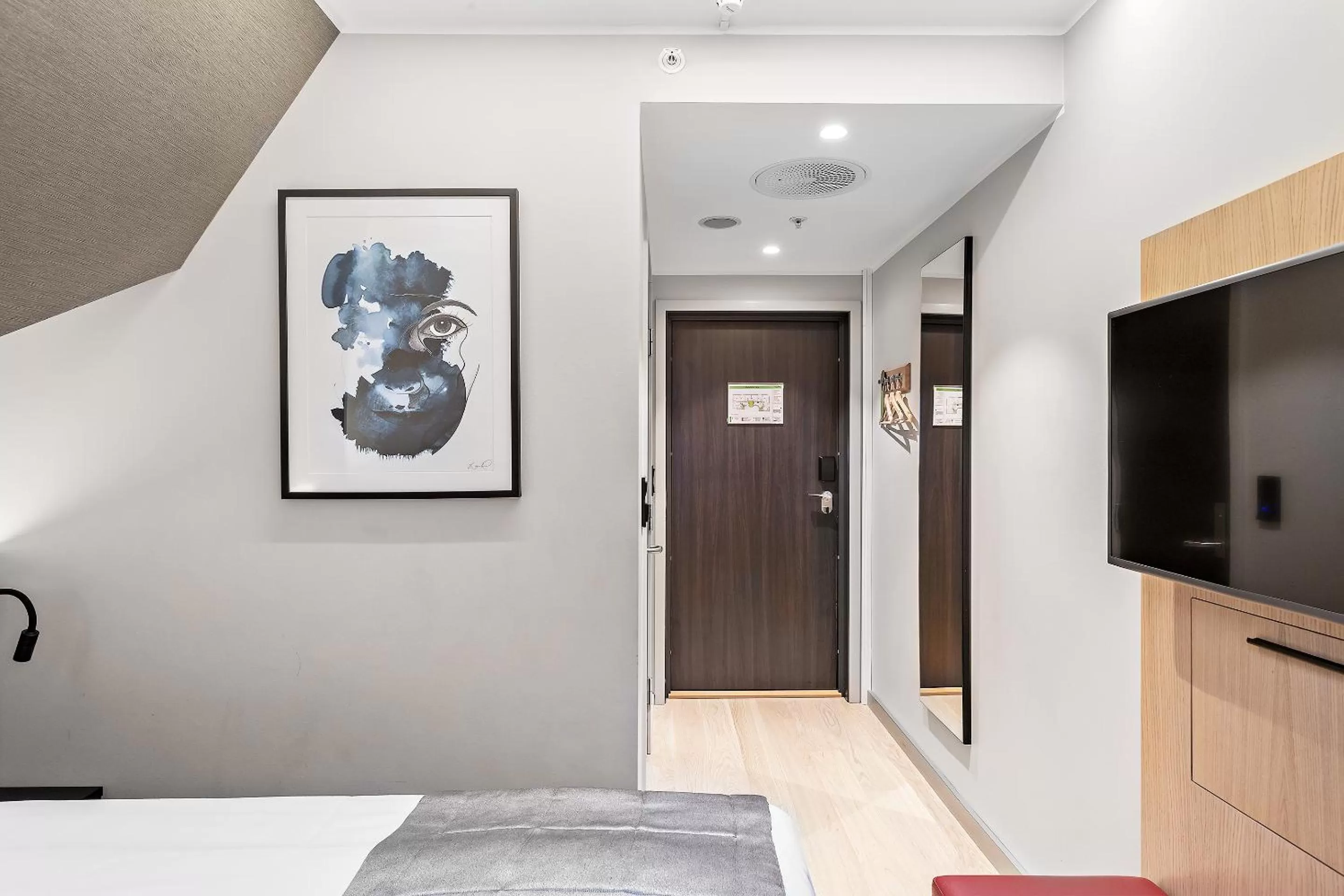 Bed in Bergen Harbour Hotel, WorldHotels Crafted