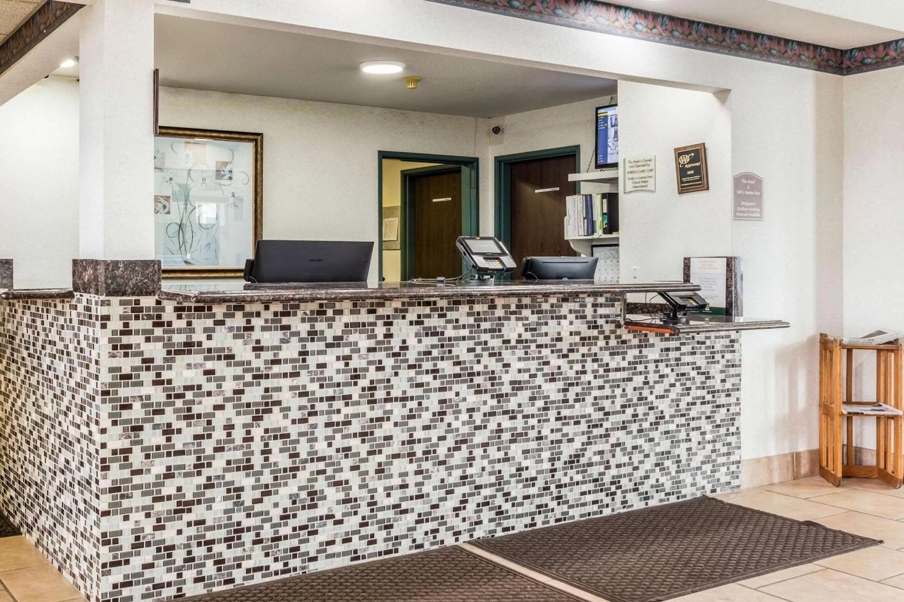 Lobby or reception in Quality Inn Clare