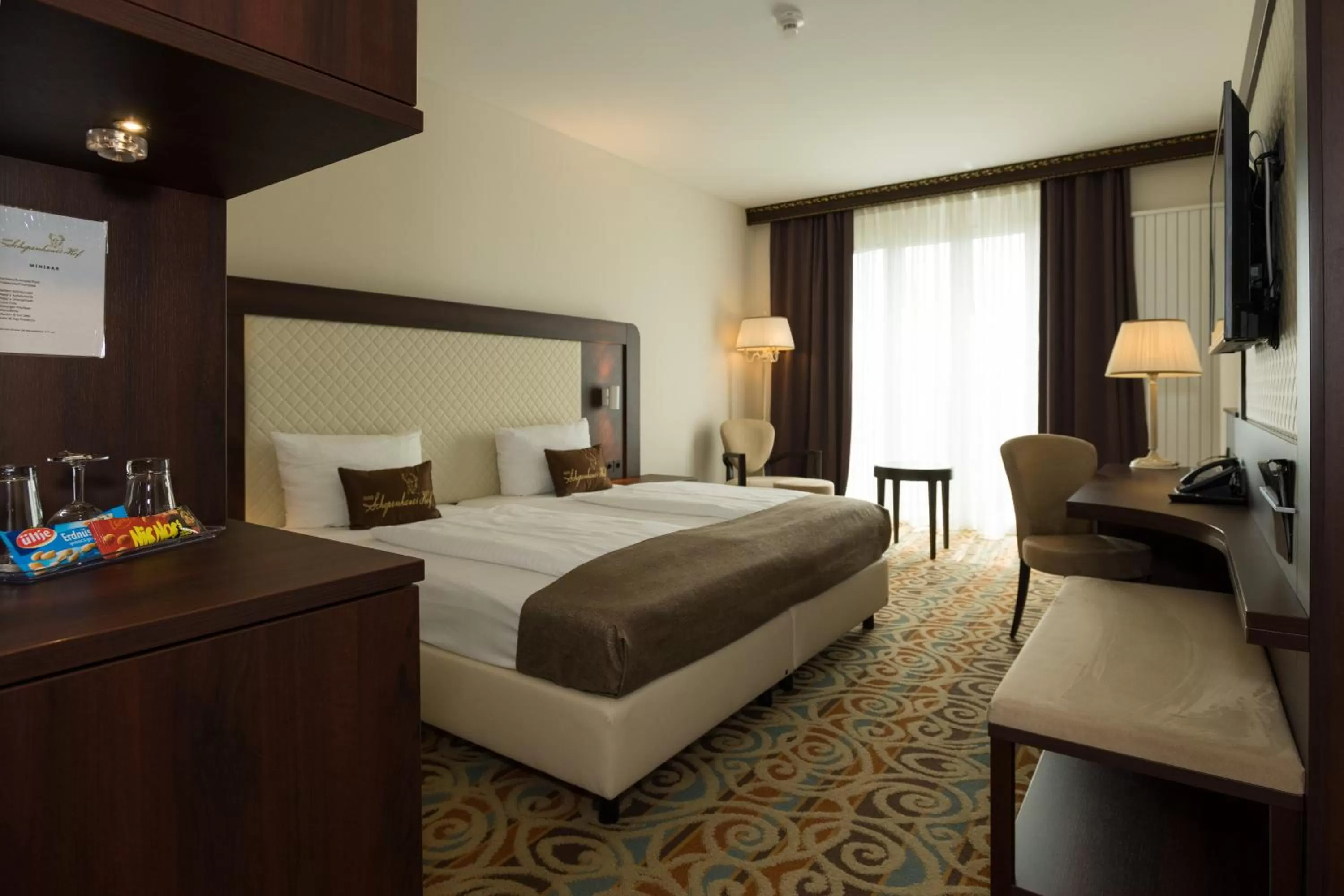 Photo of the whole room, Bed in Hotel Schopenhauer Hof