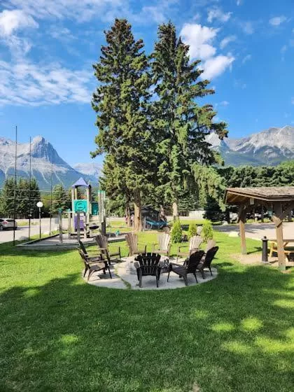 Rundle Mountain Lodge