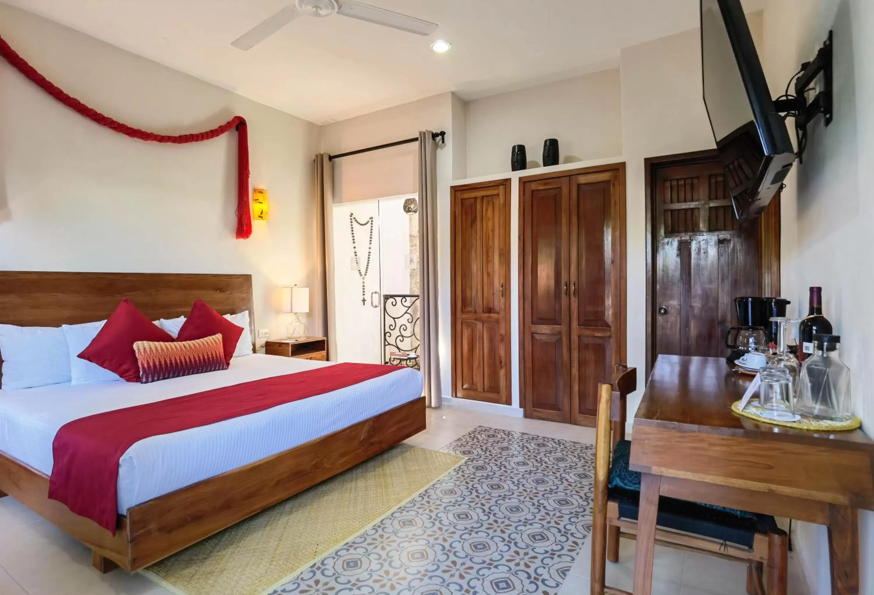 Photo of the whole room, Bed in Le Muuch Hotel Boutique