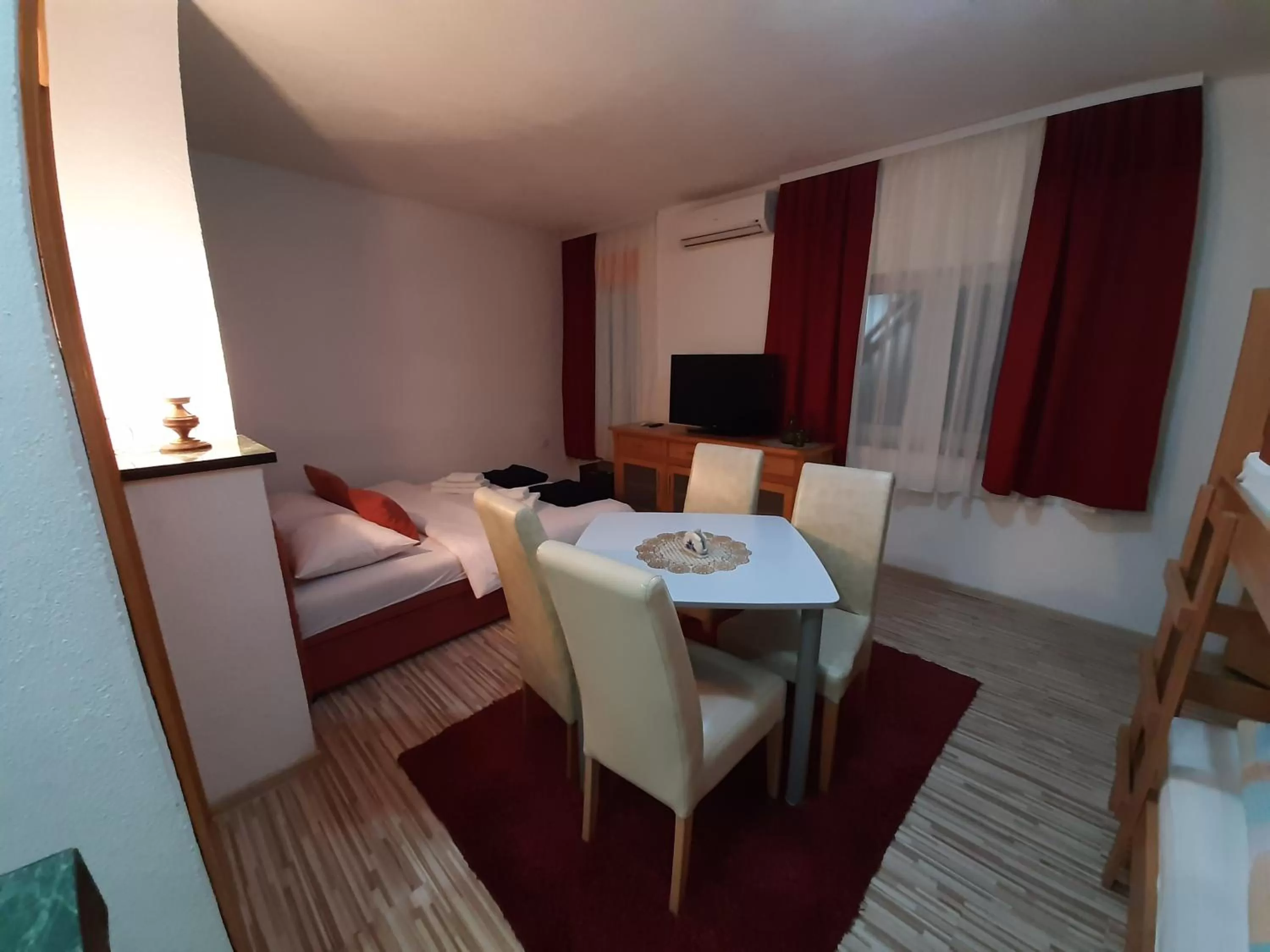 Seating area, Dining Area in Guest House Nana